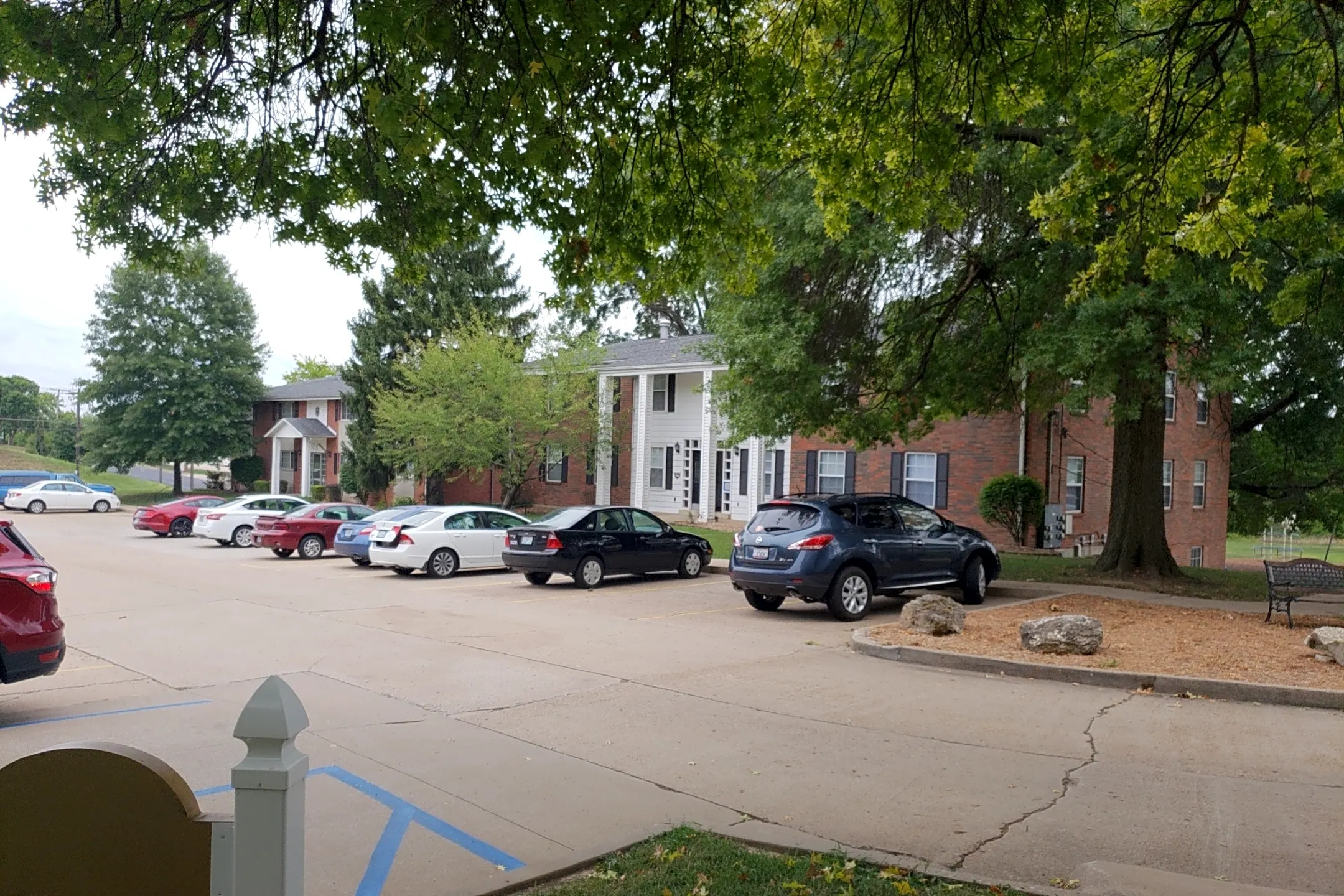 Jefferson Colonial Apartments