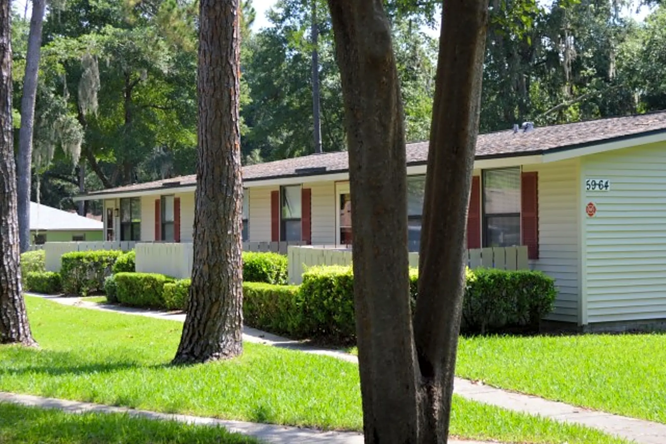 Whisperwood Apartments 4100 NW 28th Ln Gainesville, FL Apartments