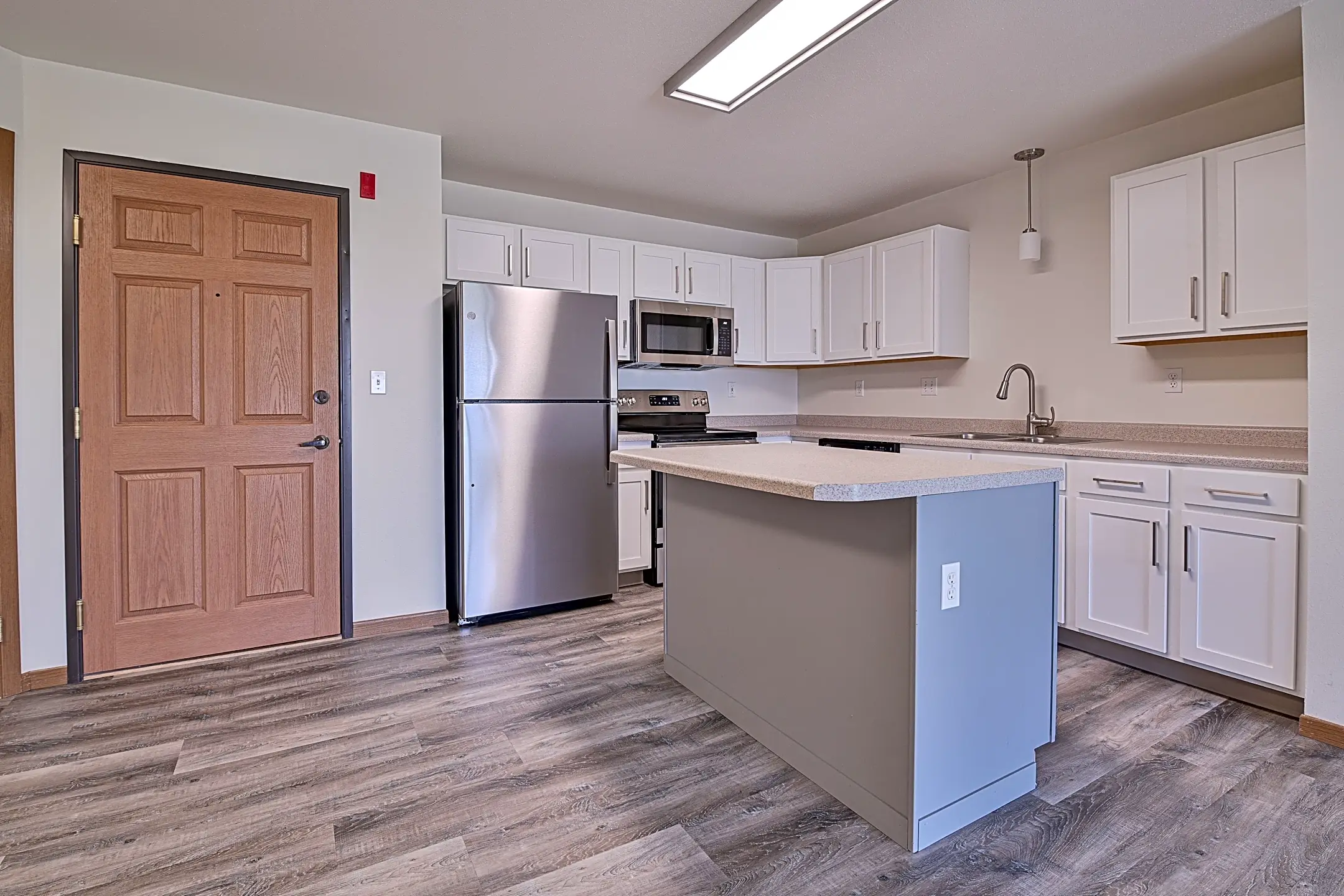 West Ridge Apartments Grand Forks, ND 58201