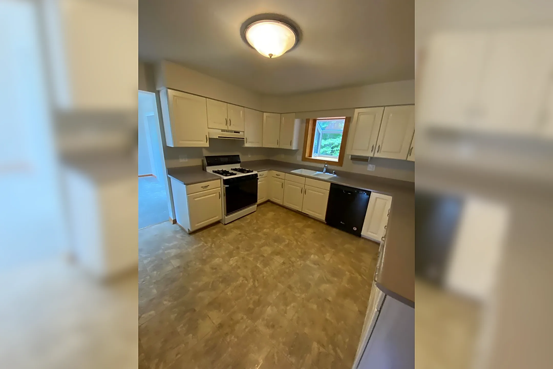 636 W Briarknoll Ct Saukville, WI Houses for Rent Rent.