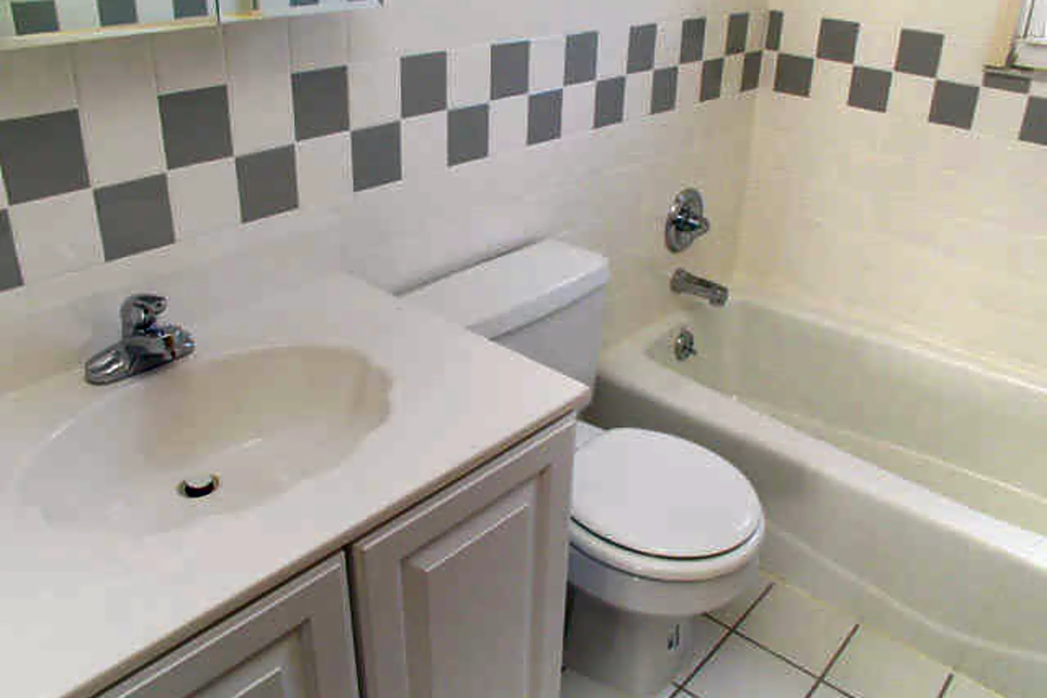 Waterway Court Apartments 1008 McLaughlin Avenue Point Pleasant, NJ