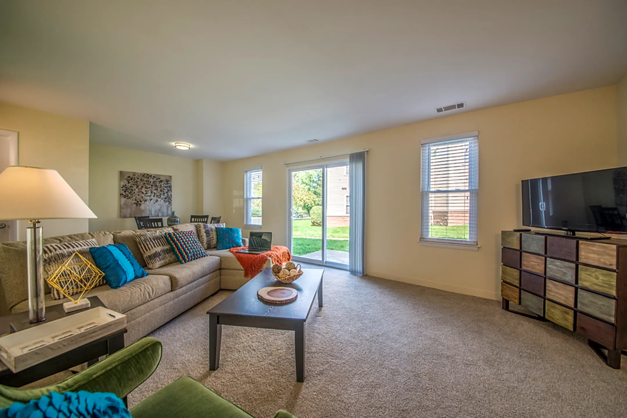 Meetinghouse Apartments and Townhouses Upper Chichester, PA 19061