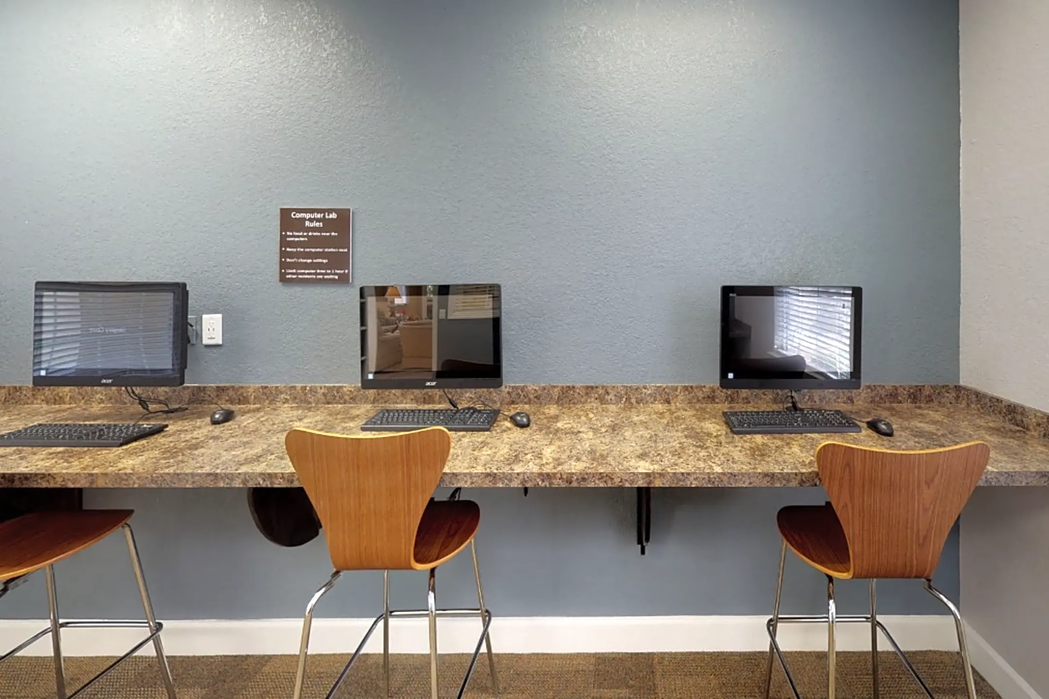 Gregory Cove 5601 Edenfield Rd Jacksonville, FL Apartments for Rent