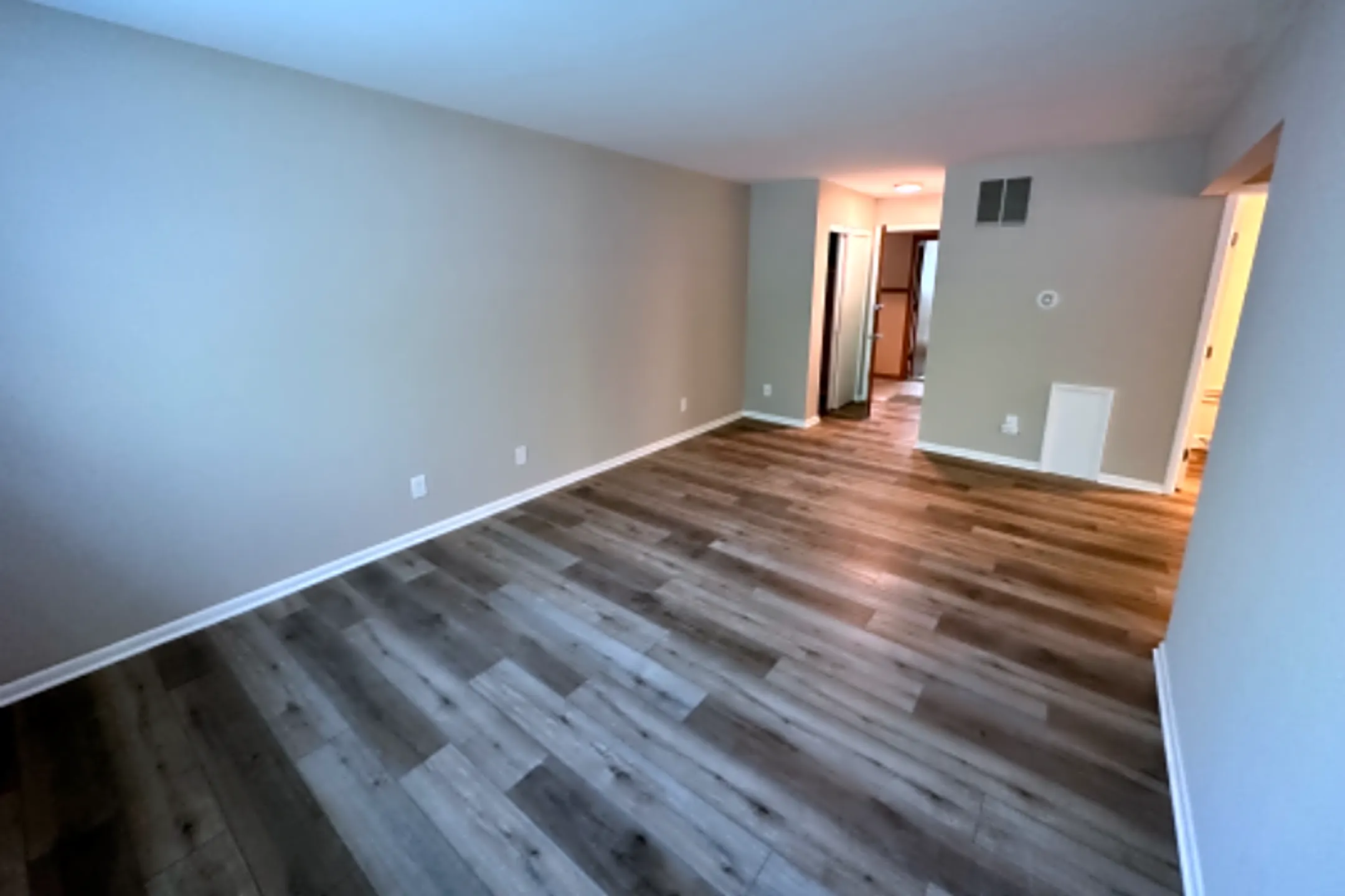 Living Room - 330 Broad Meadows Blvd - Columbus, OH