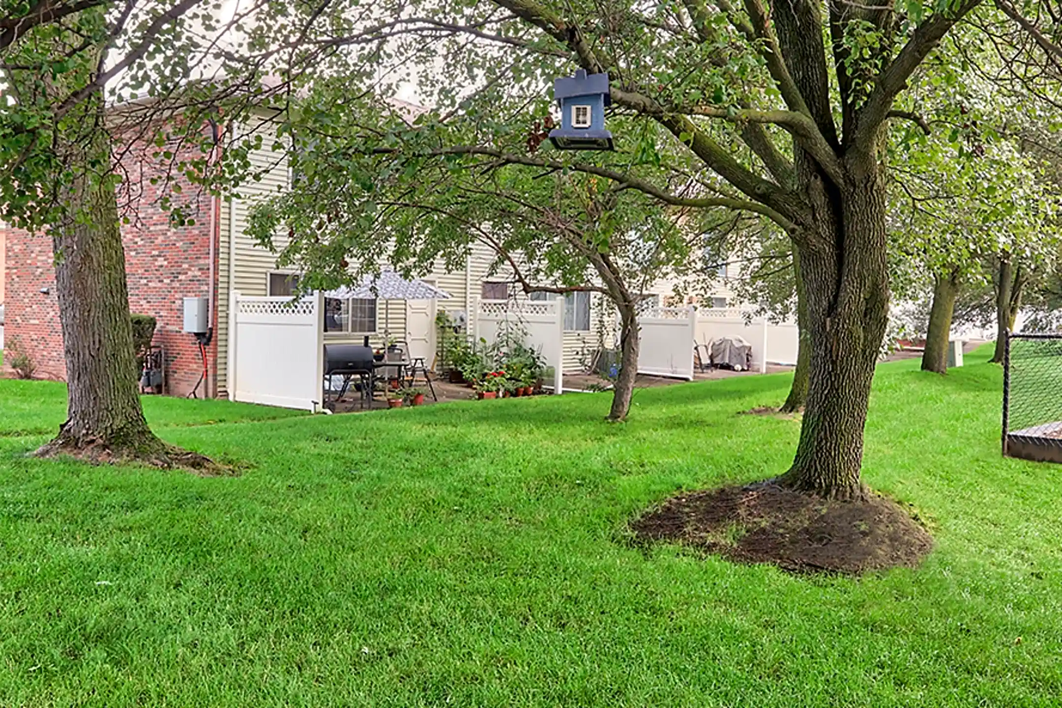 Elmwood Terrace Apartments and Townhomes 95 Elmwood Ter Rochester