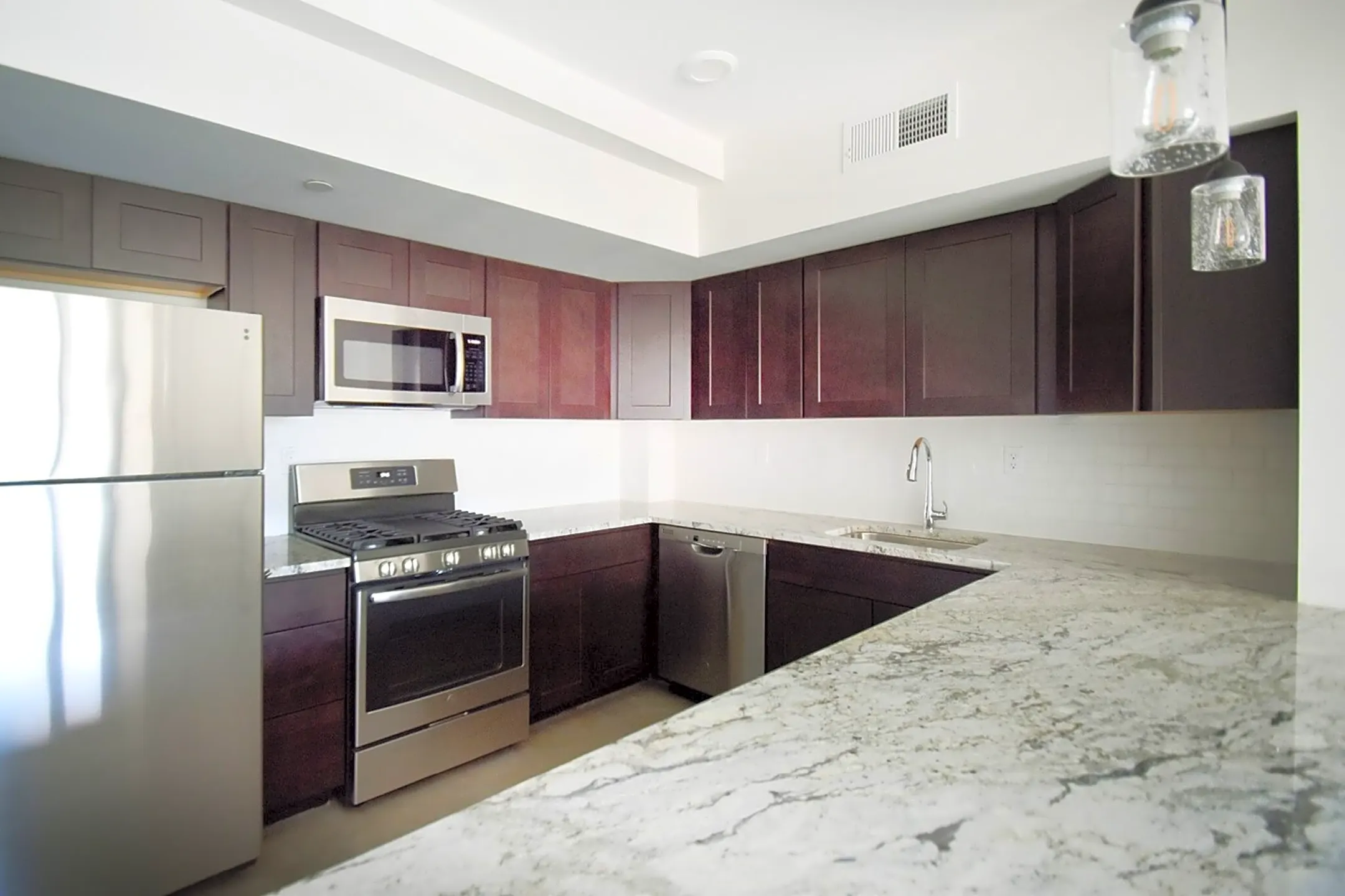 Glenbrook Crossing 504508 Glenbrook Road Stamford, CT Apartments