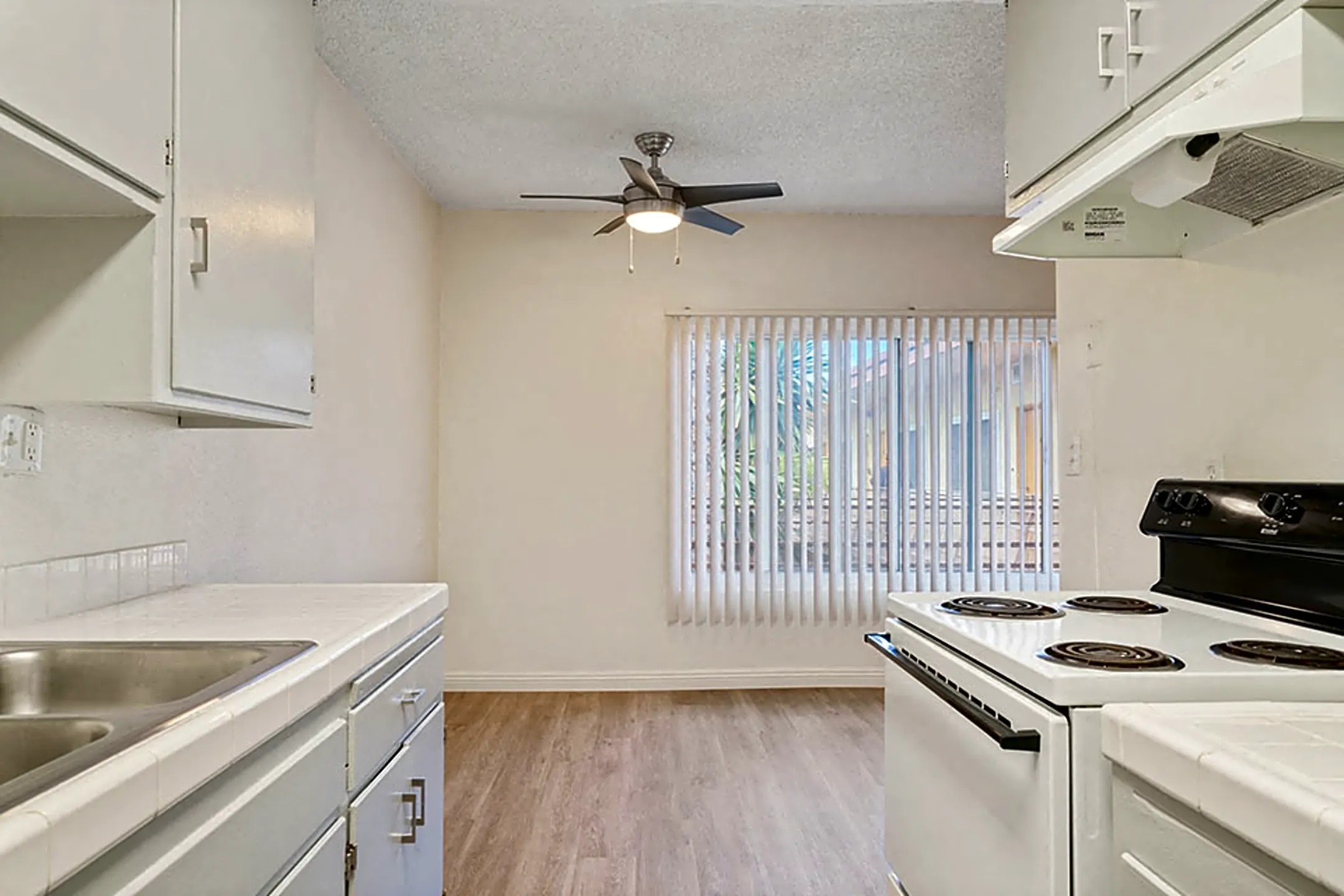 Kahala And Islander Apartments 10121 Buford Ave Apt 31 Inglewood