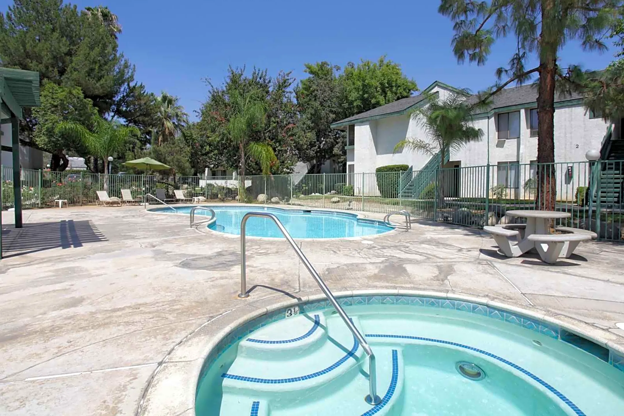 Pebble Brook Apartments Redlands, CA 92374