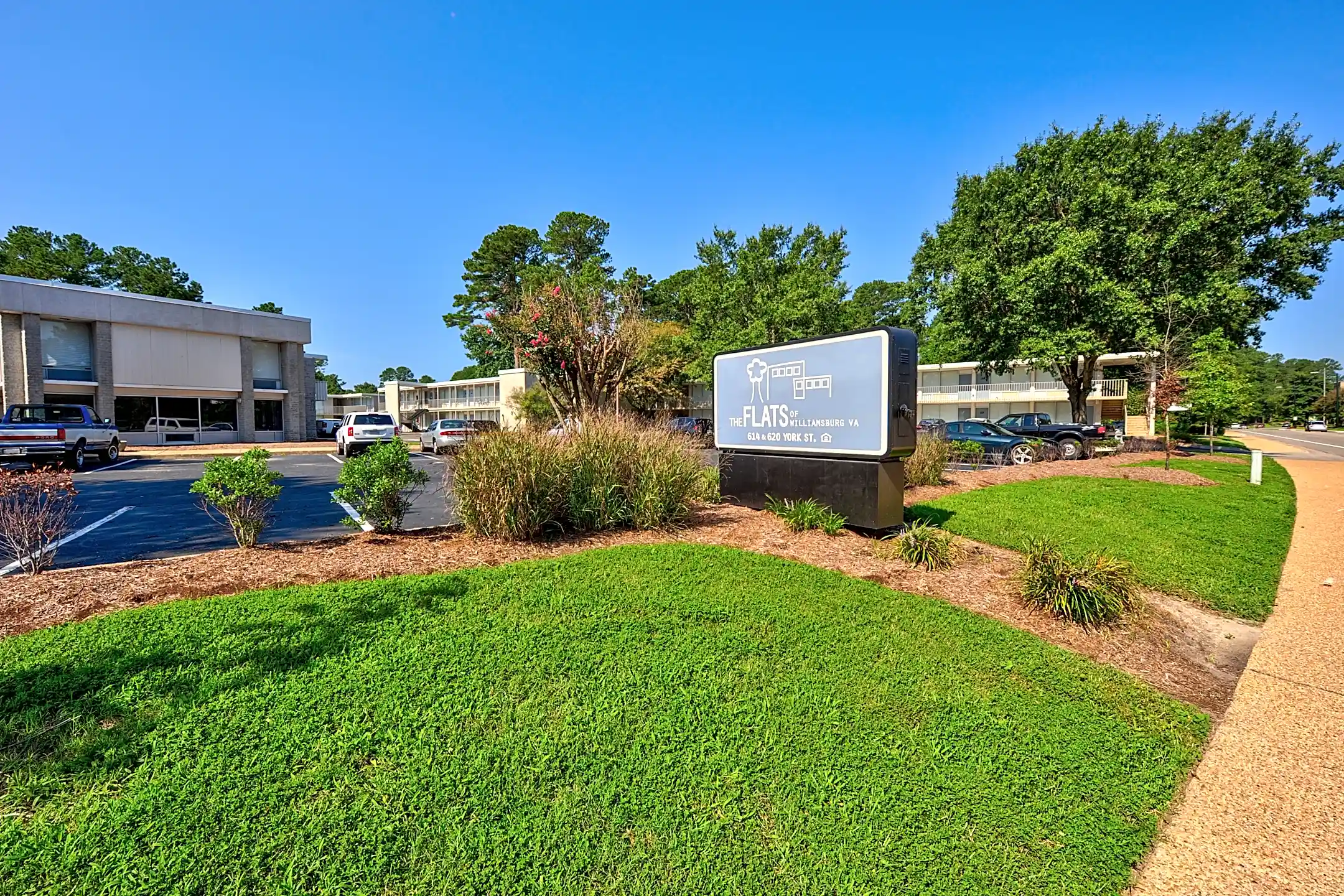 The Flats of Williamsburg Williamsburg, VA 23185