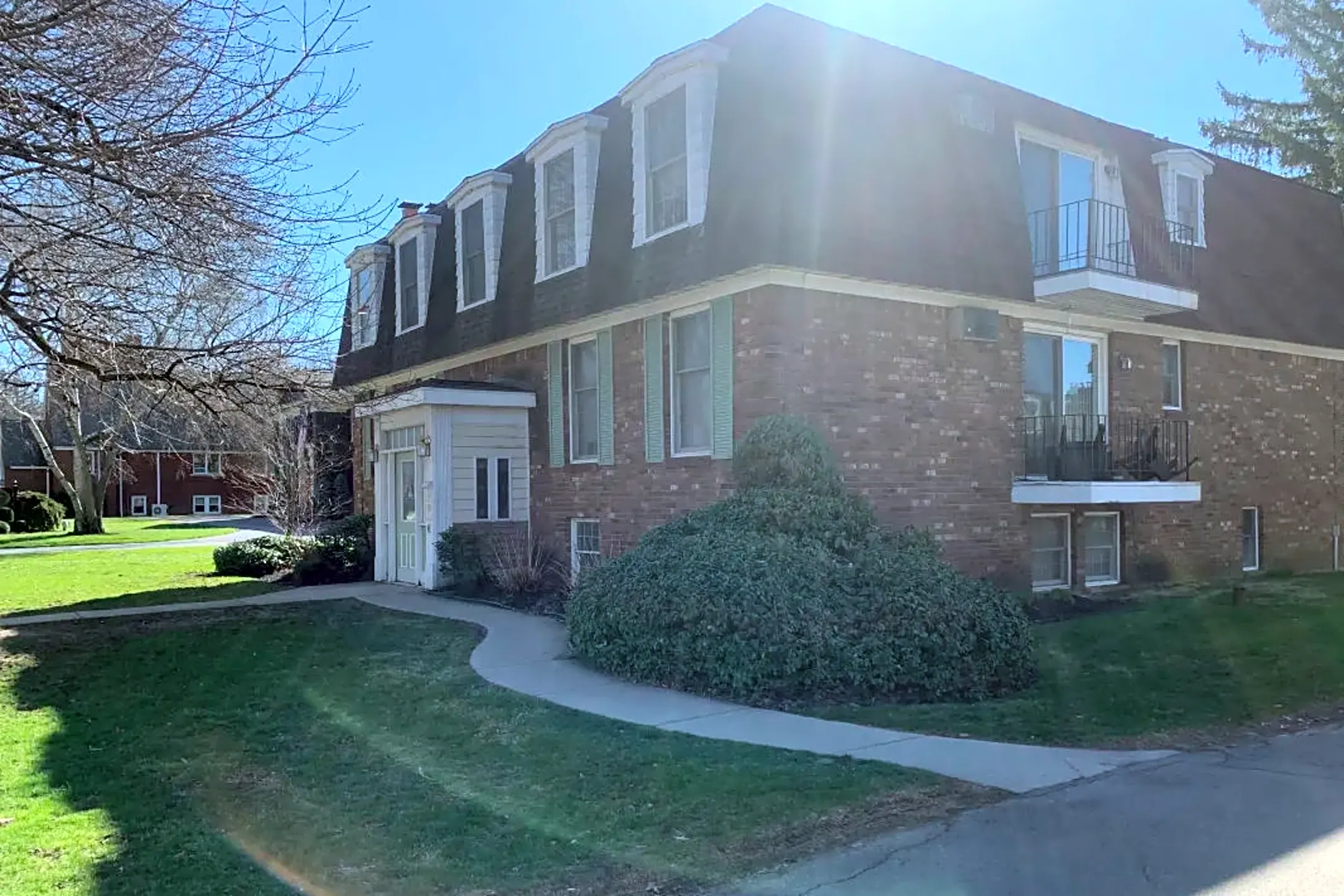 Village Square Apartments Orchard Park, NY 14127