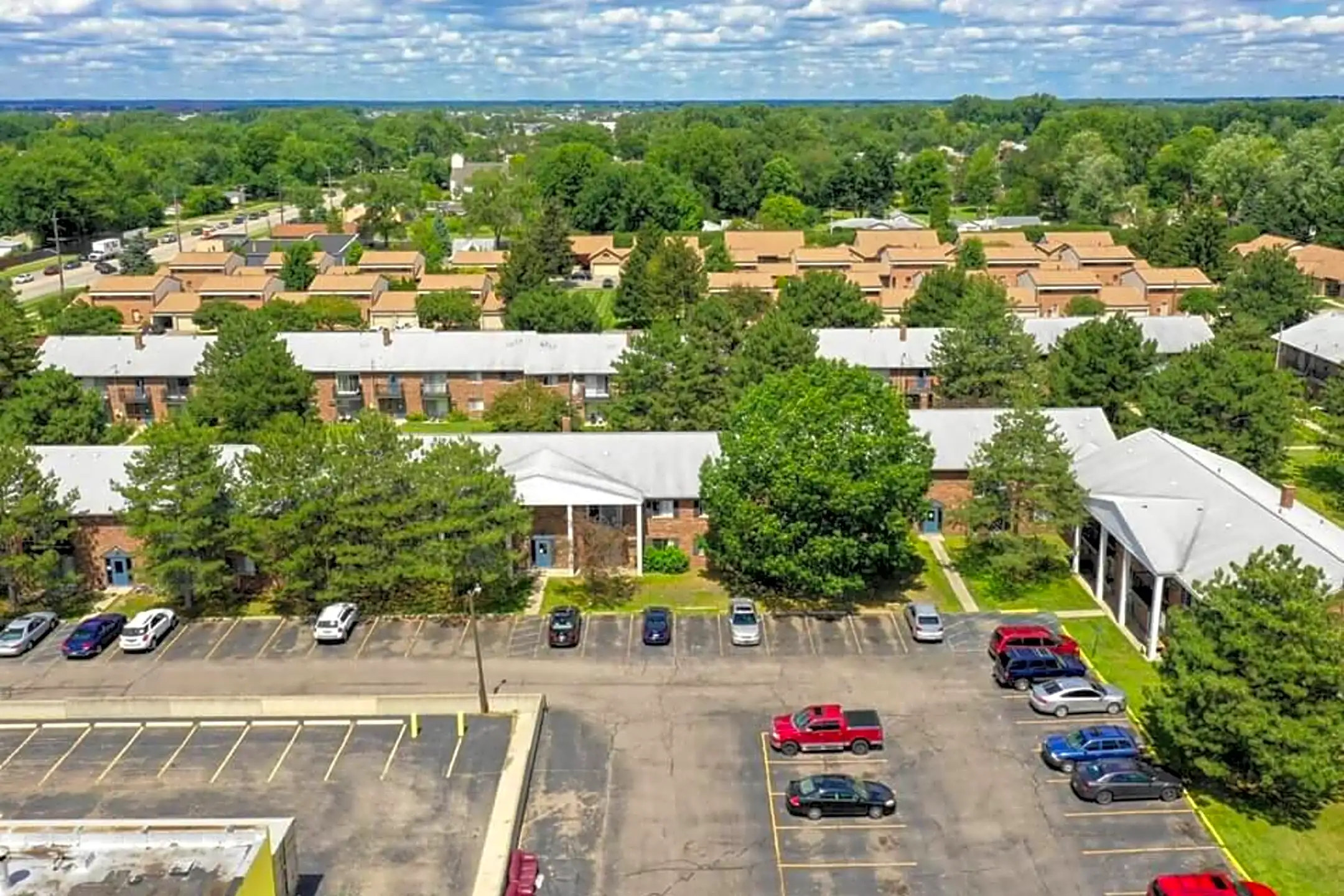 Warren Club Apartments 29356 Dequindre Rd Warren, MI Apartments for