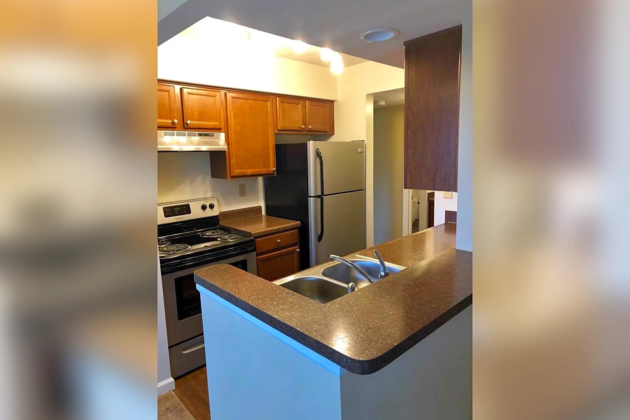 Kitchen - Steeplechase Apartments - Centerville, OH