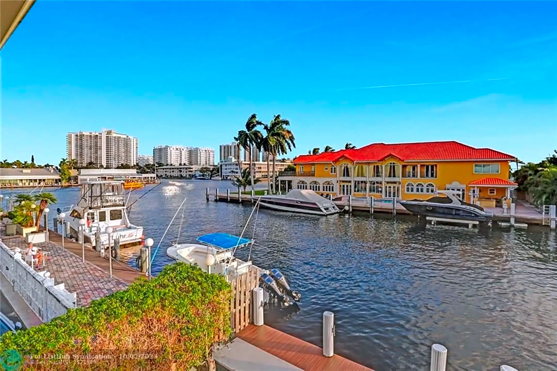 Pool - 2866 NE 30th St #11 - Fort Lauderdale, FL