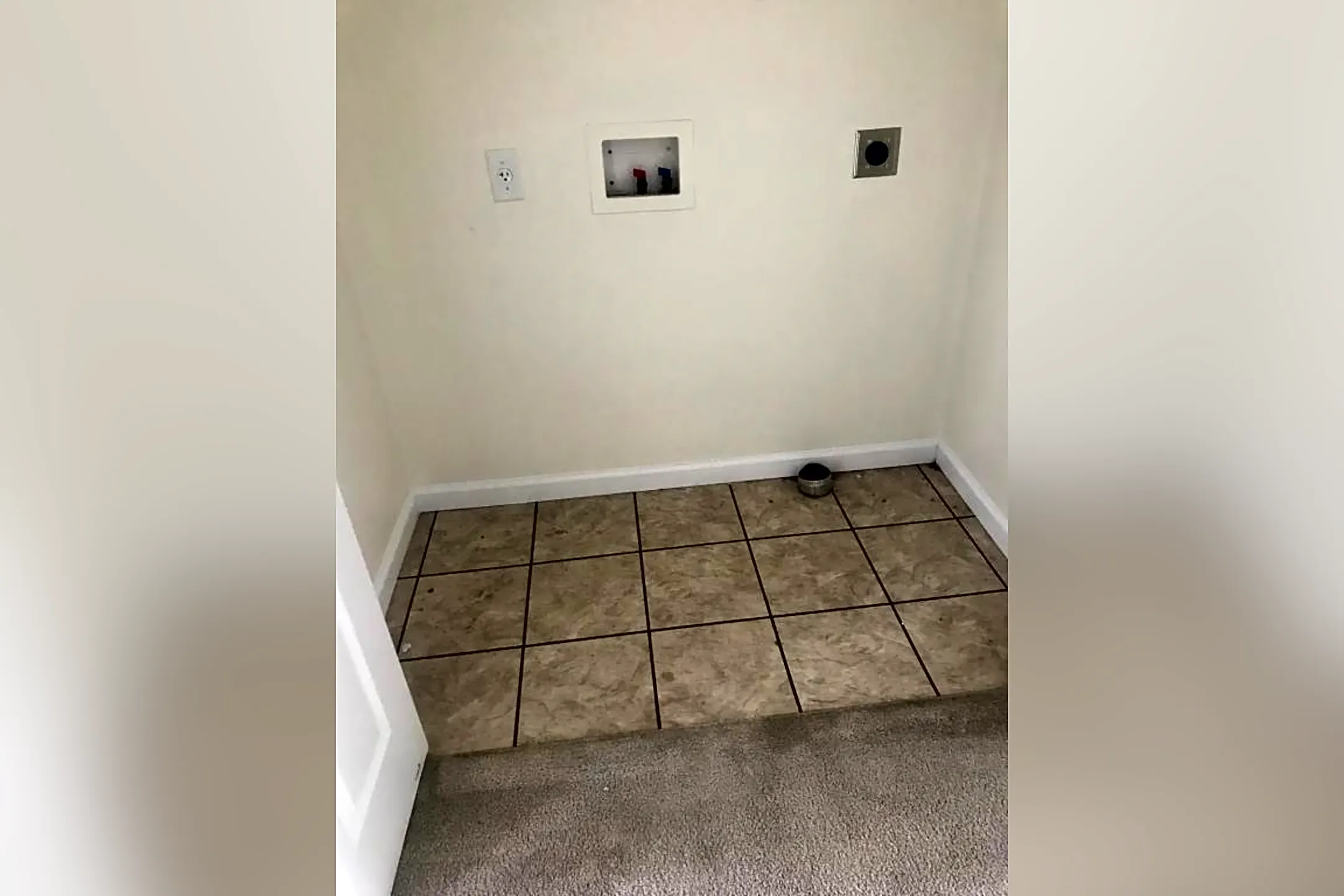 2402 Kanawha Terrace 2402 Kanawha Terrace unit 202 Saint Albans, WV