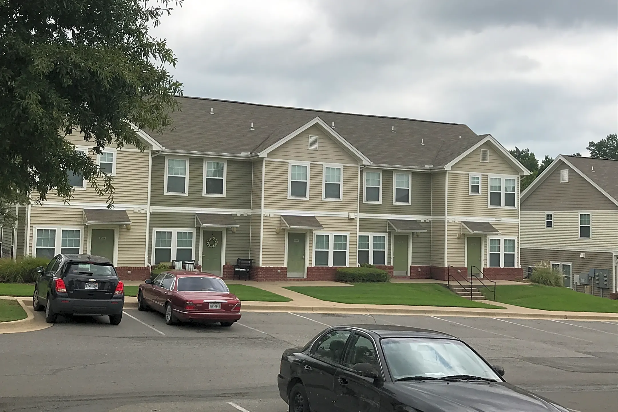 Metropolitan Village And Cumberland Manor Apartments - Little Rock, AR ...