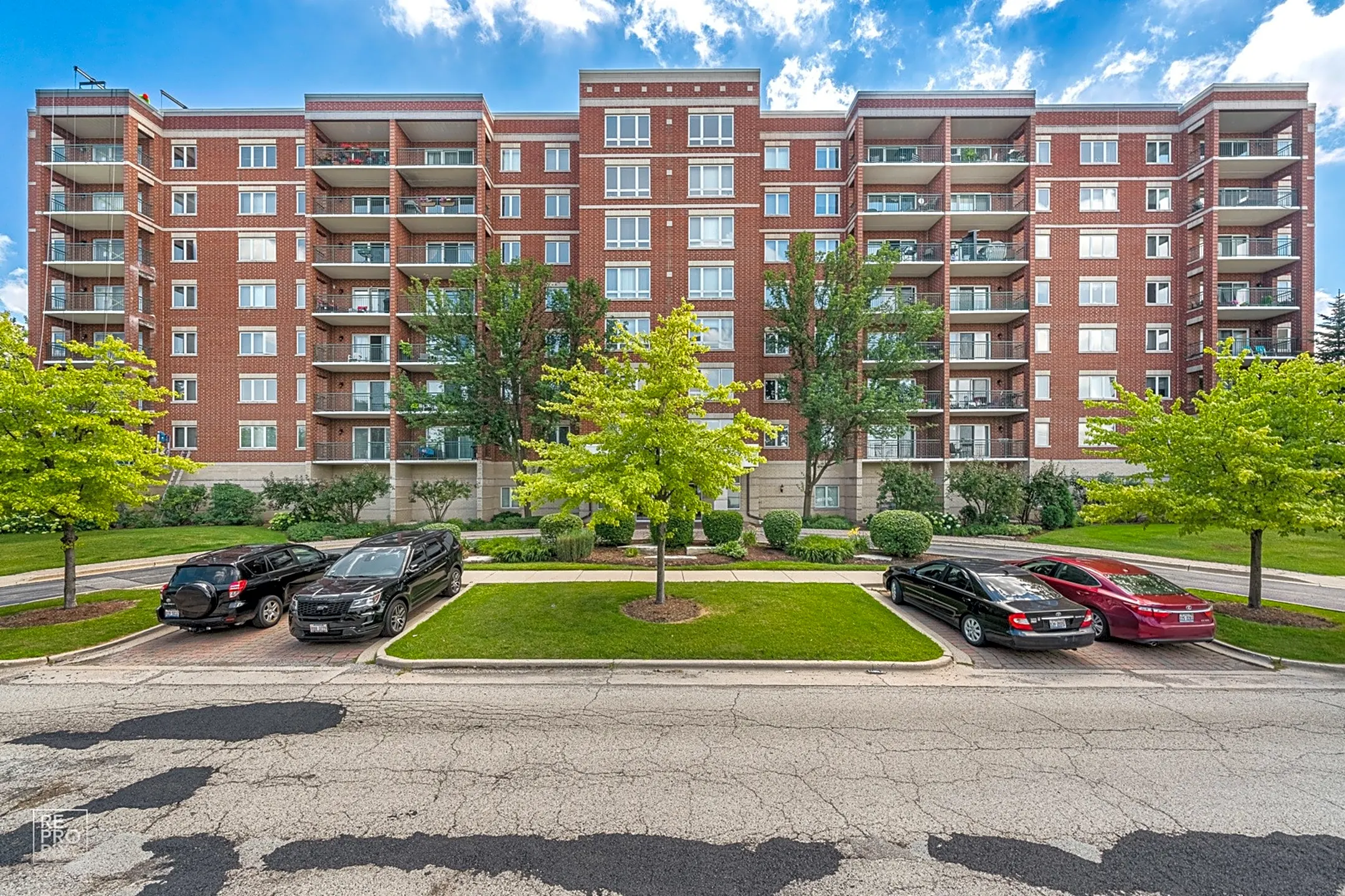 5555 N Cumberland Ave #711 Houses - Chicago, IL 60656