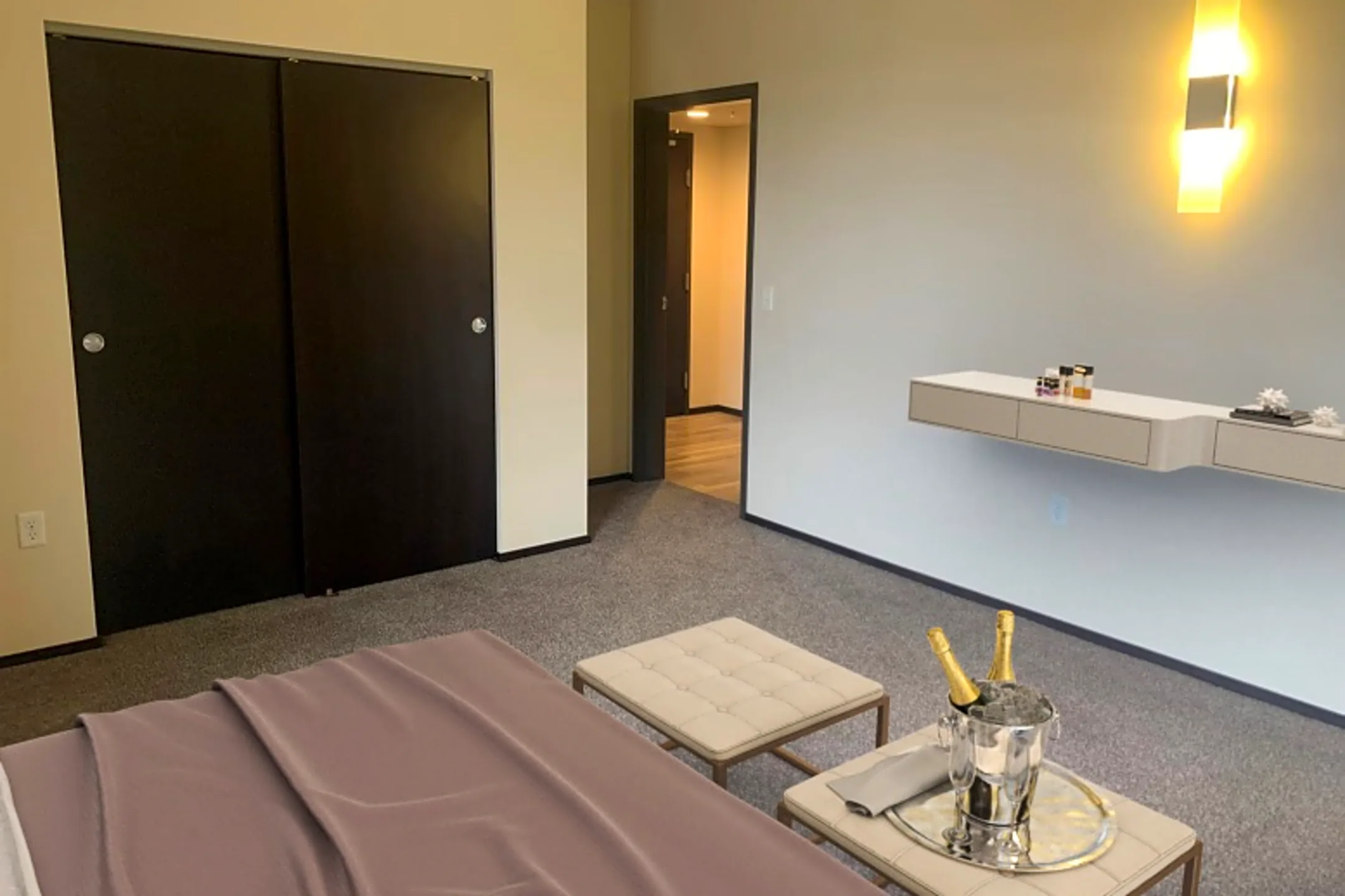 Galaxie High Rise Apartments Madison, WI 53703