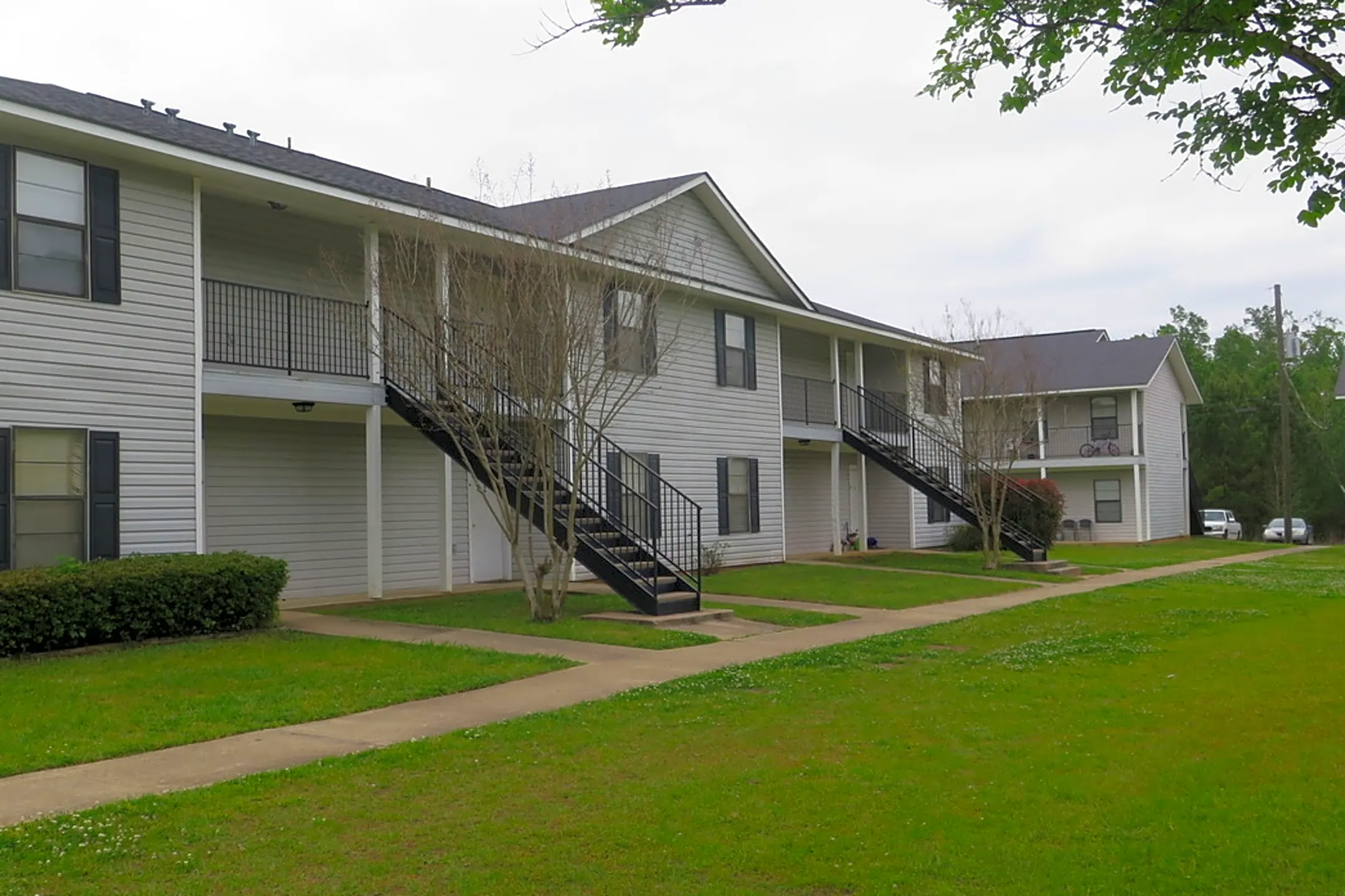 Village Green Apartments Ruston, LA 71270