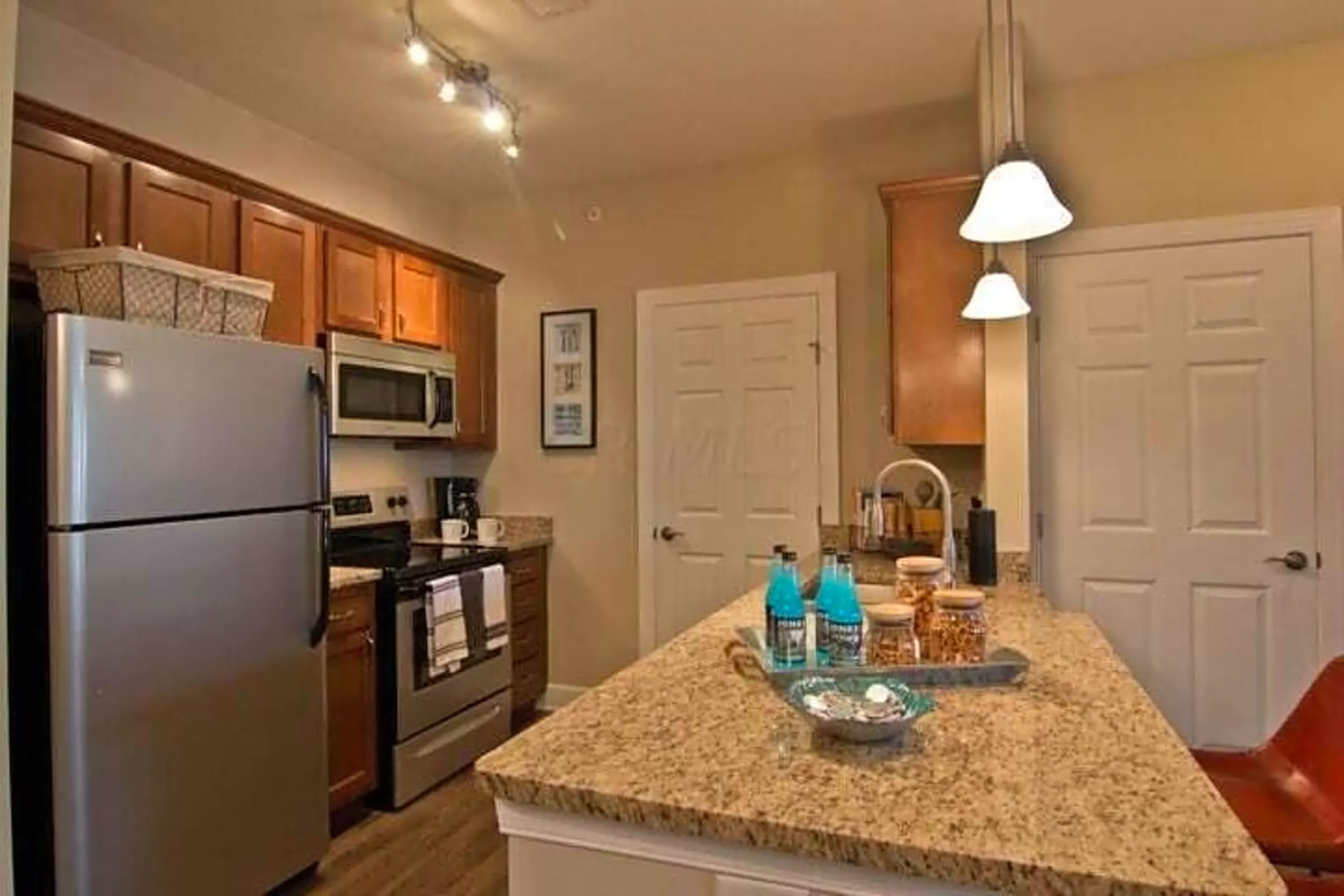 Kitchen - 710 Zumstein Ln - Westerville, OH