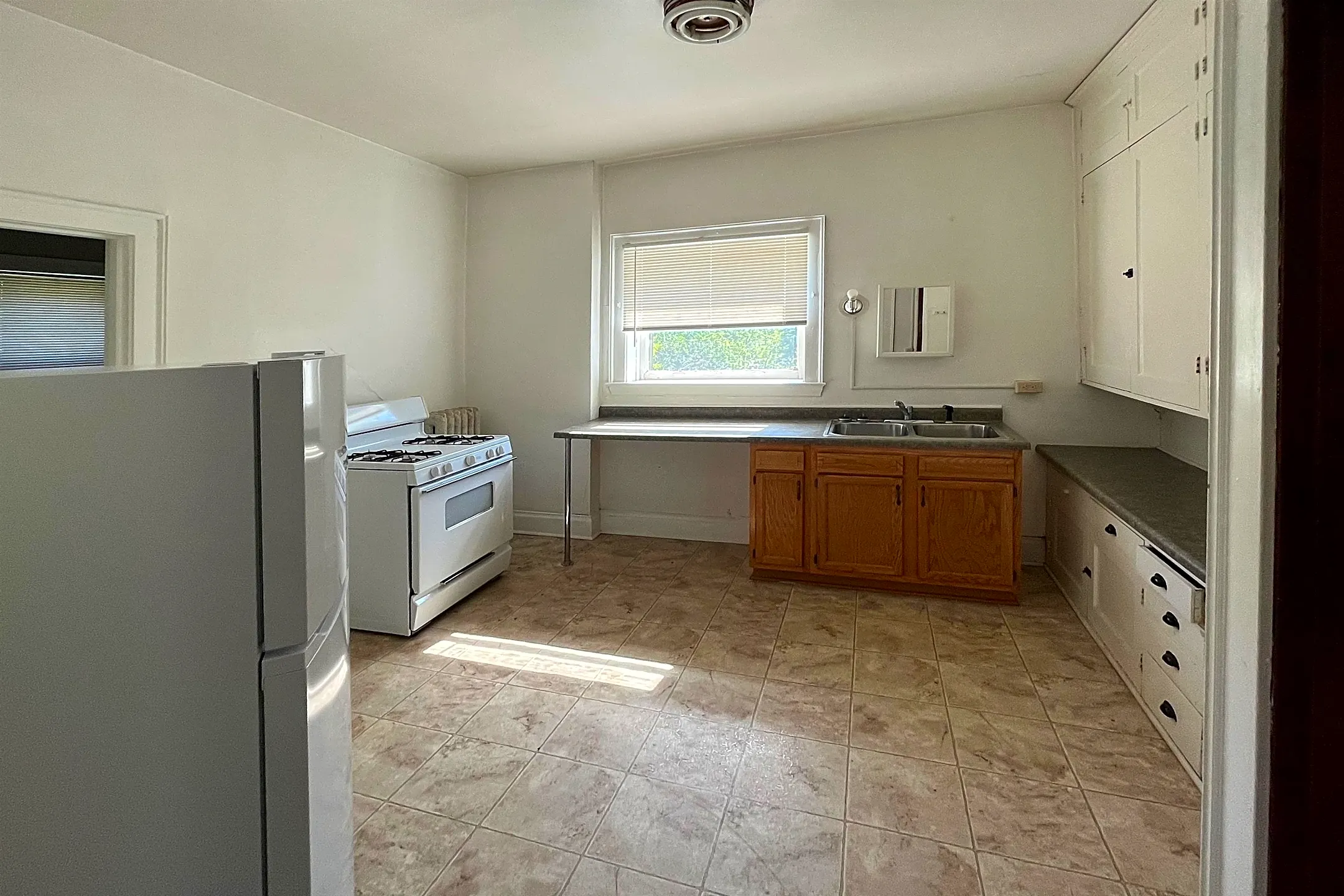 214 4th St E 214 4th St E unit 1F Saint Paul, MN Apartments for