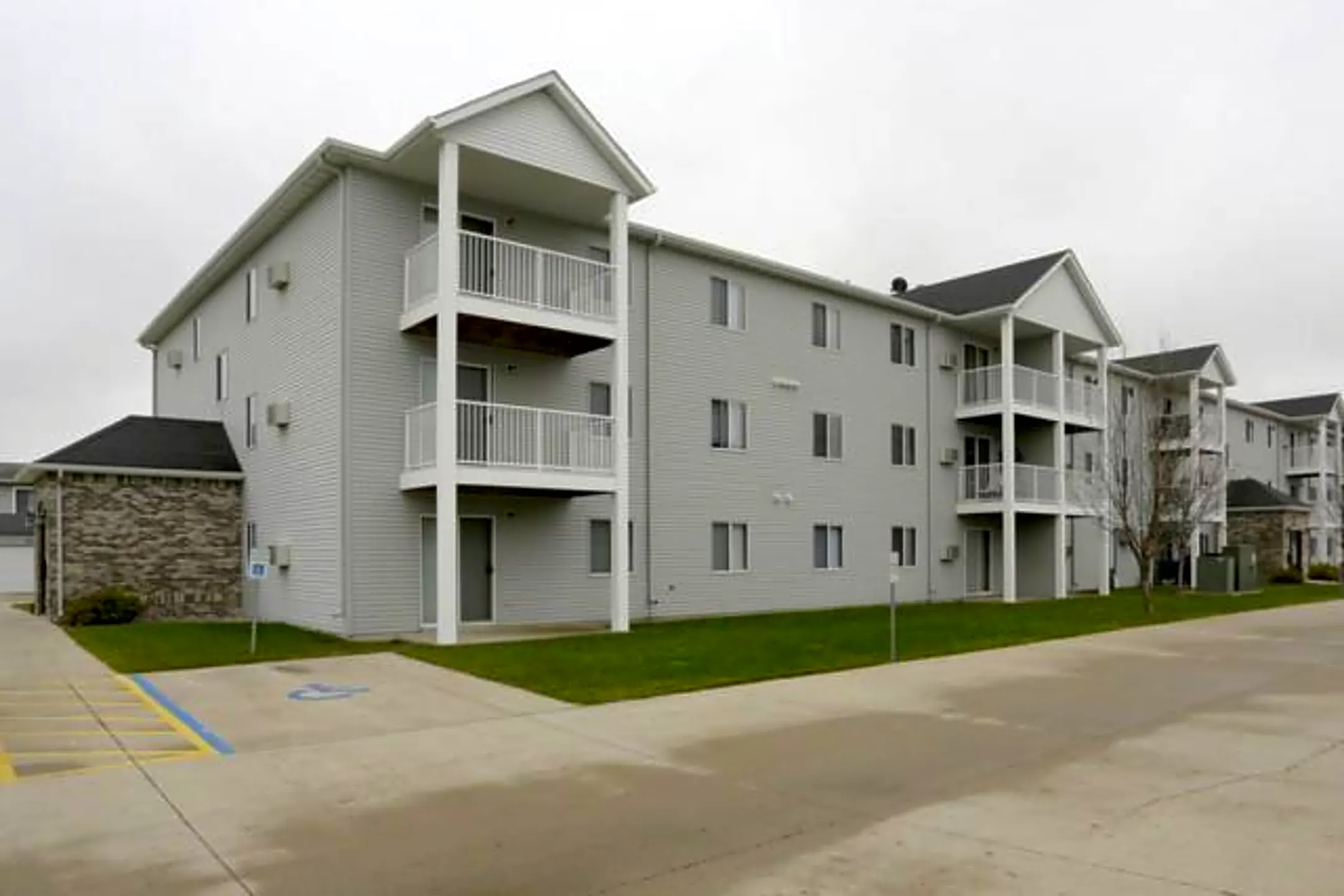 Brandy Hill 1431 35th St S Fargo, ND Apartments for Rent Rent.