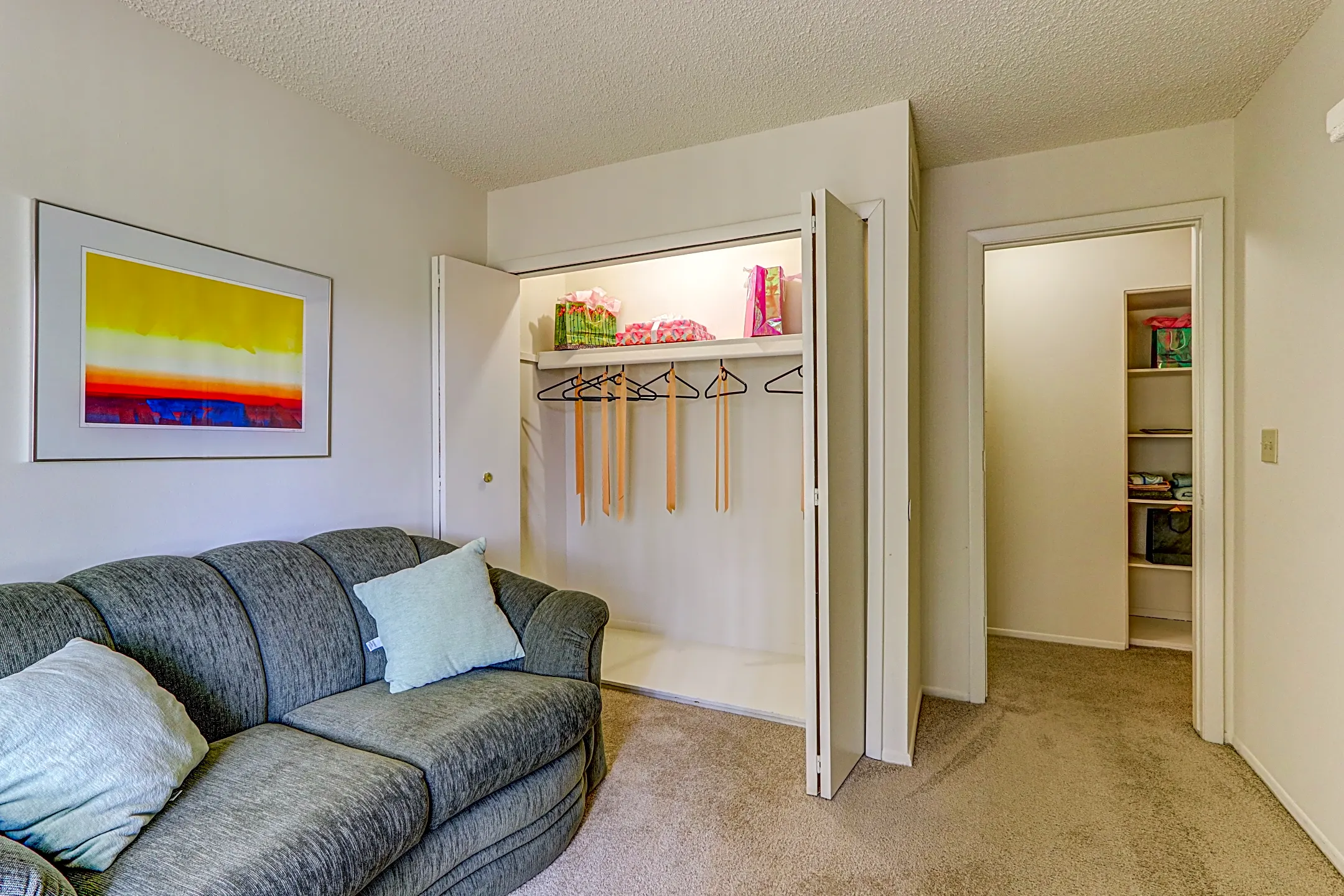 Bridgewood Apartments 25891 Bridgewood Ln Brownstown, MI Apartments