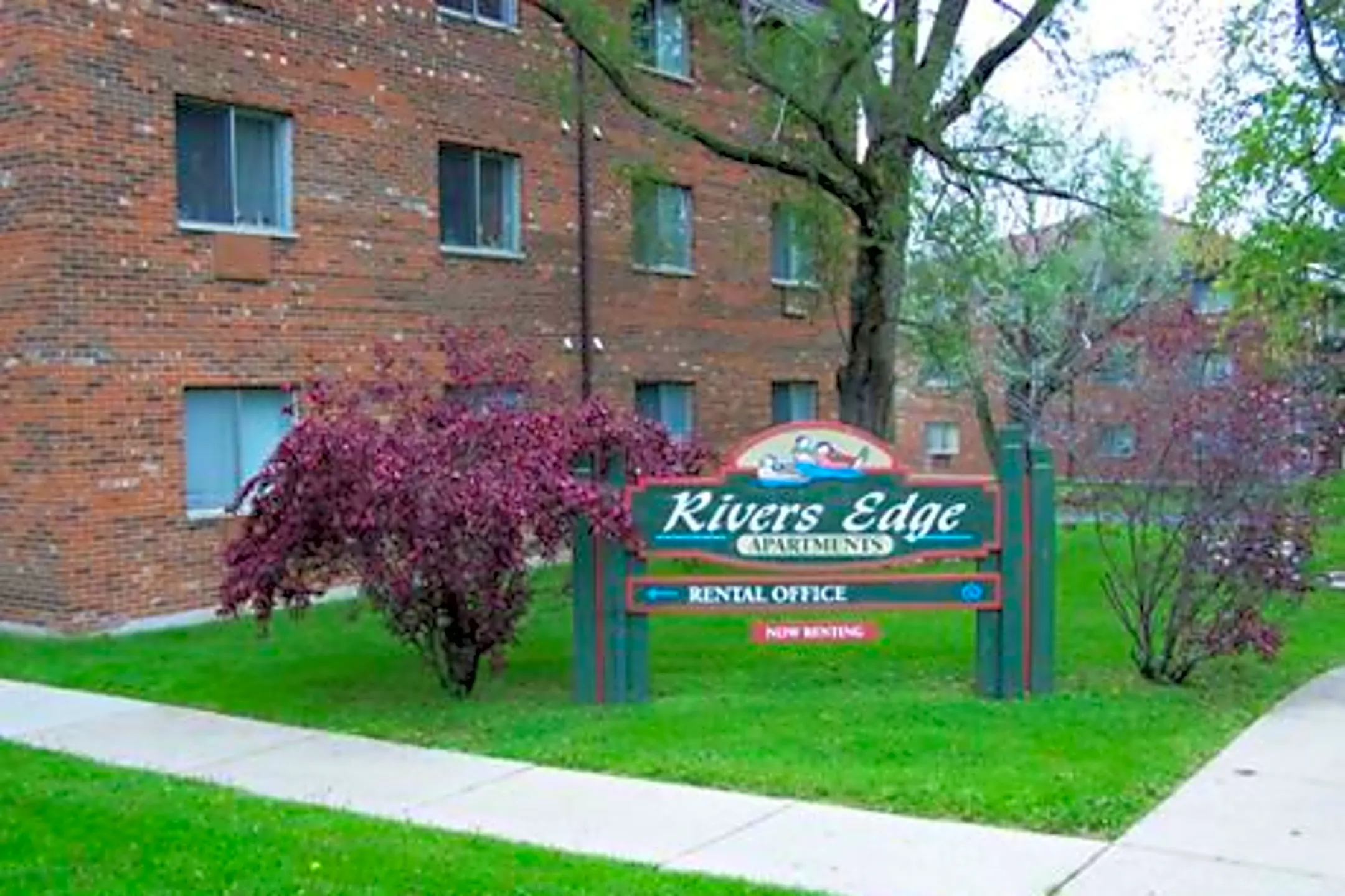 Rivers Edge Apartments 3541 Normandy Ave Rockford, IL Apartments