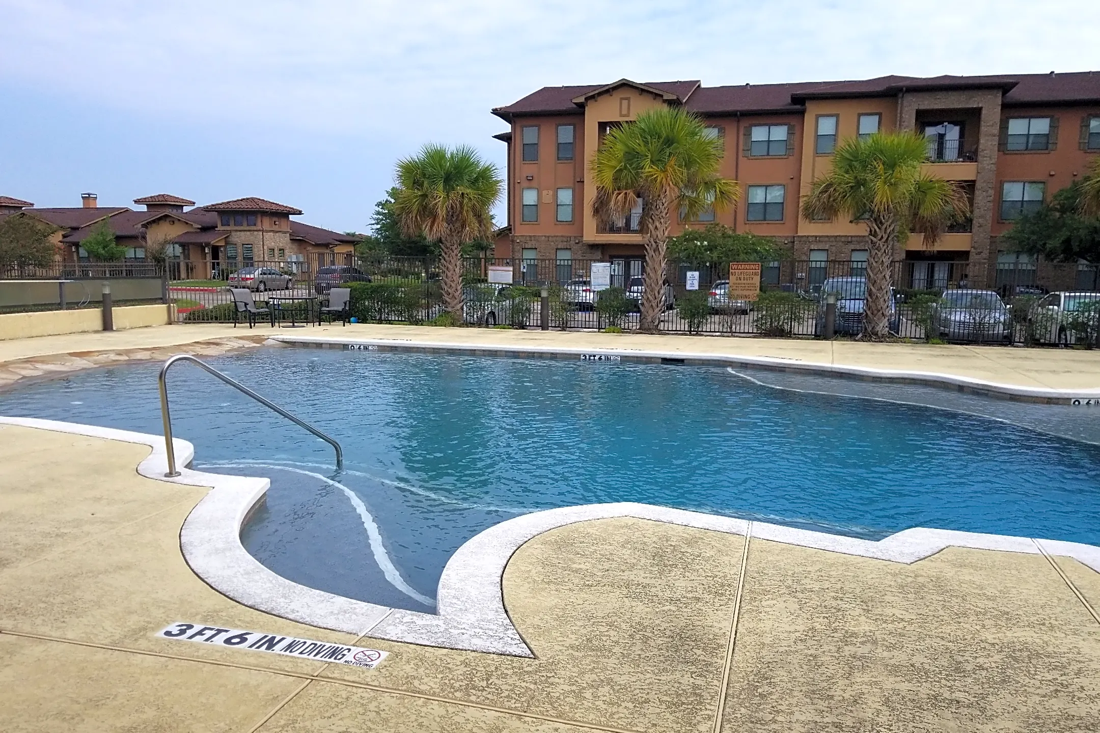 Sierra Meadows Apartments - 9835 N Sam Houston Pkwy E | Humble, TX for ...