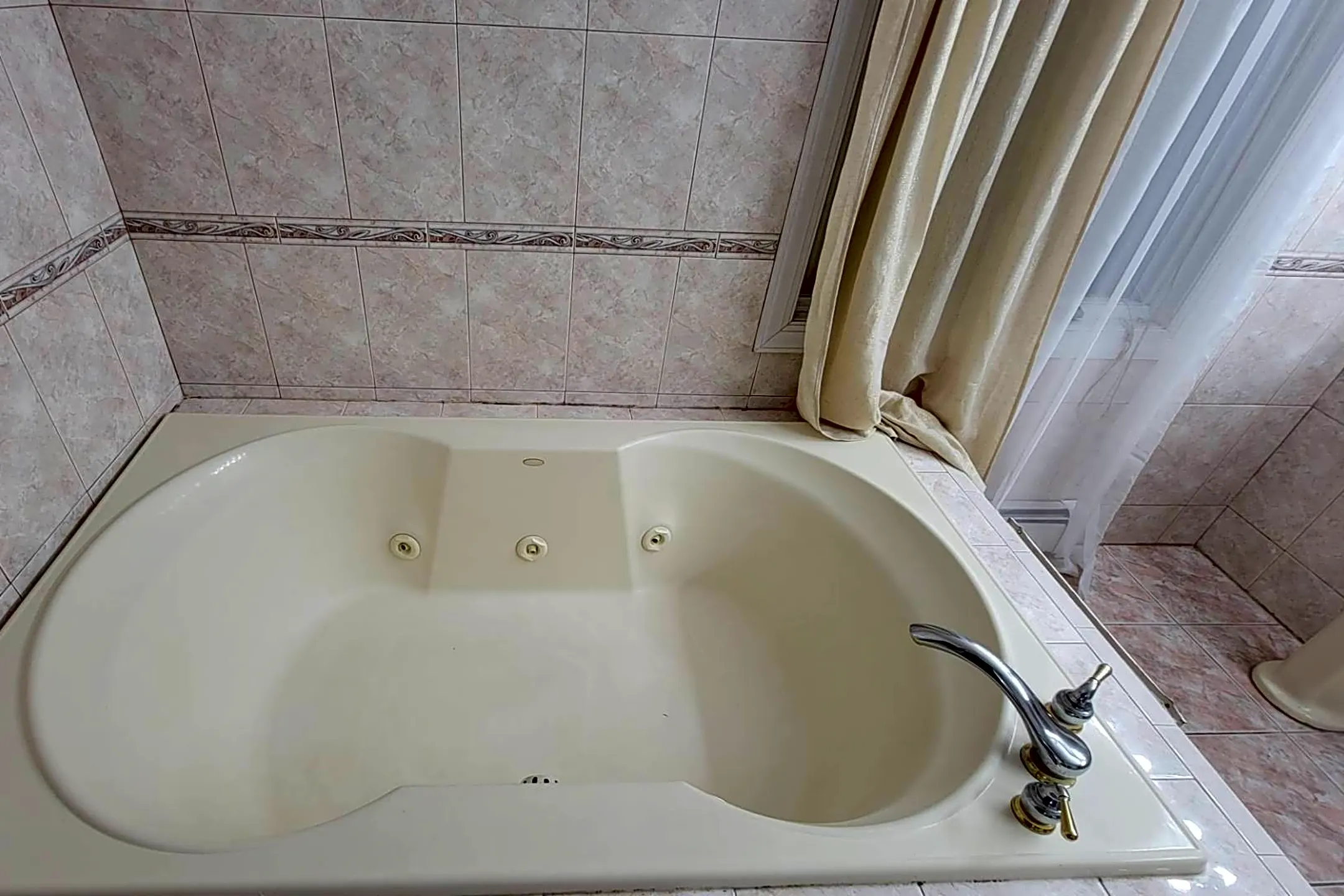Bathroom - 92 Forest Ave - Paramus, NJ