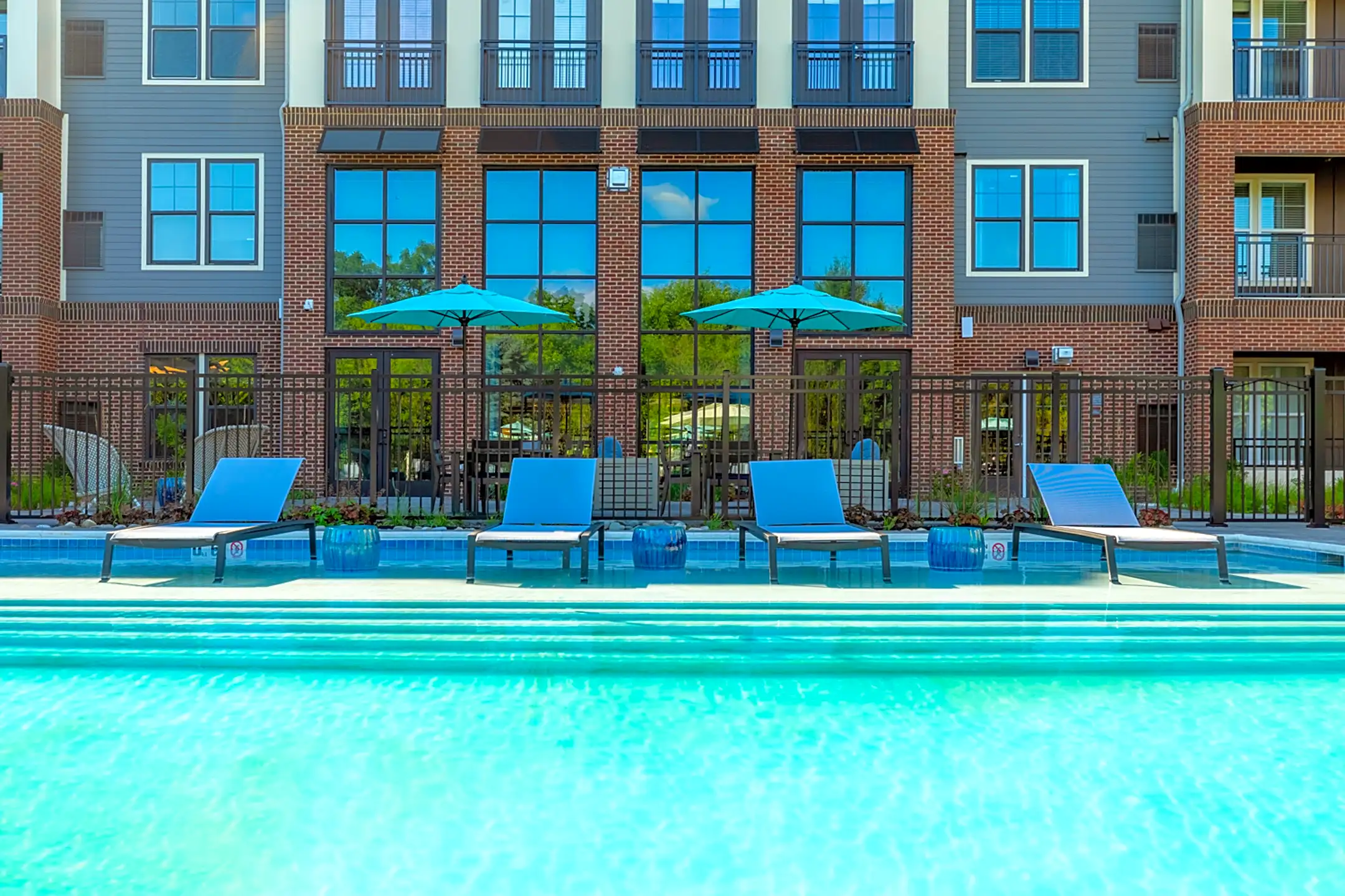 J Creekside at Exton Exton, PA 19341