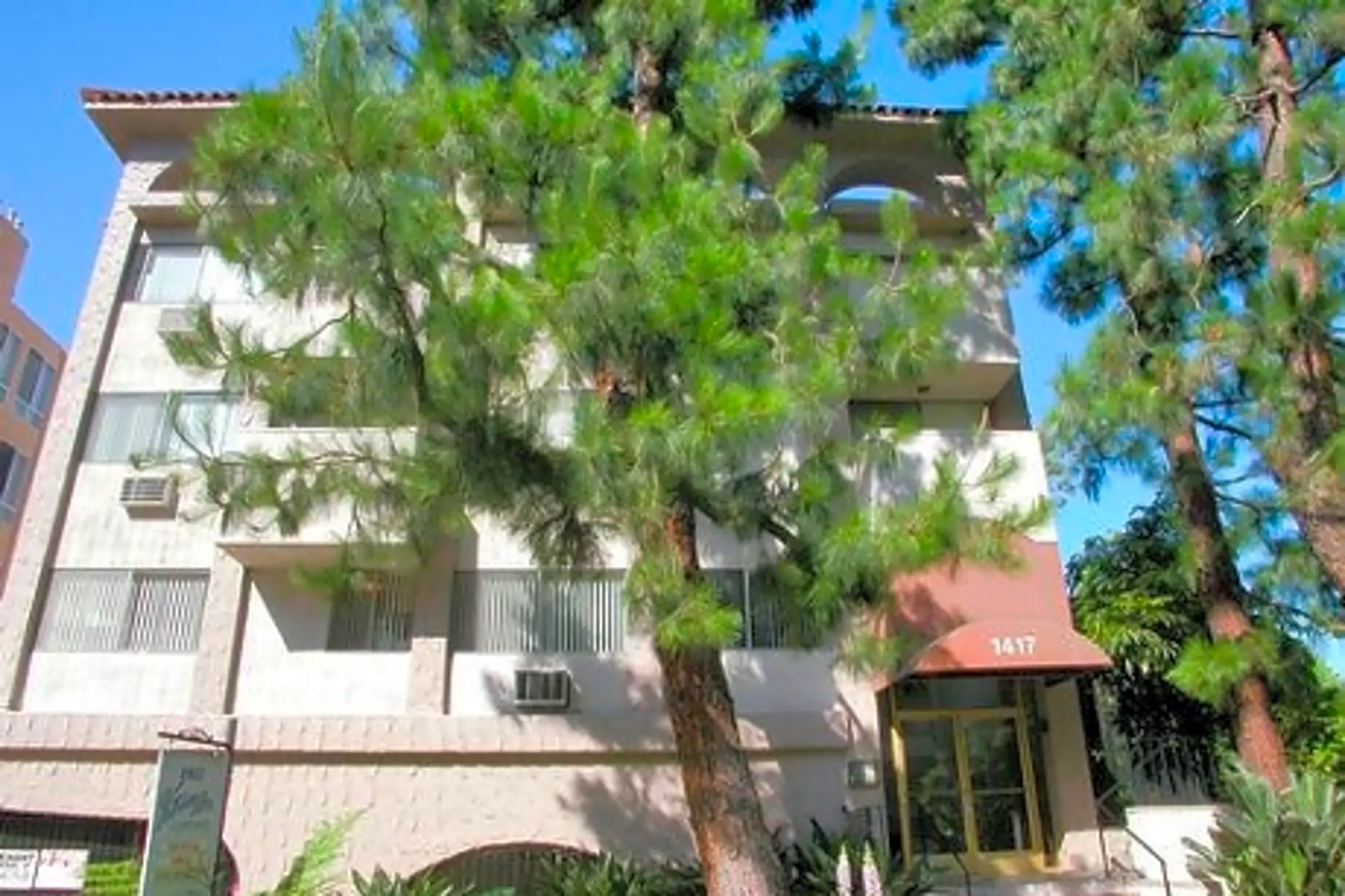 Veteran Apartments 1417 Veteran Ave Los Angeles, CA Apartments for