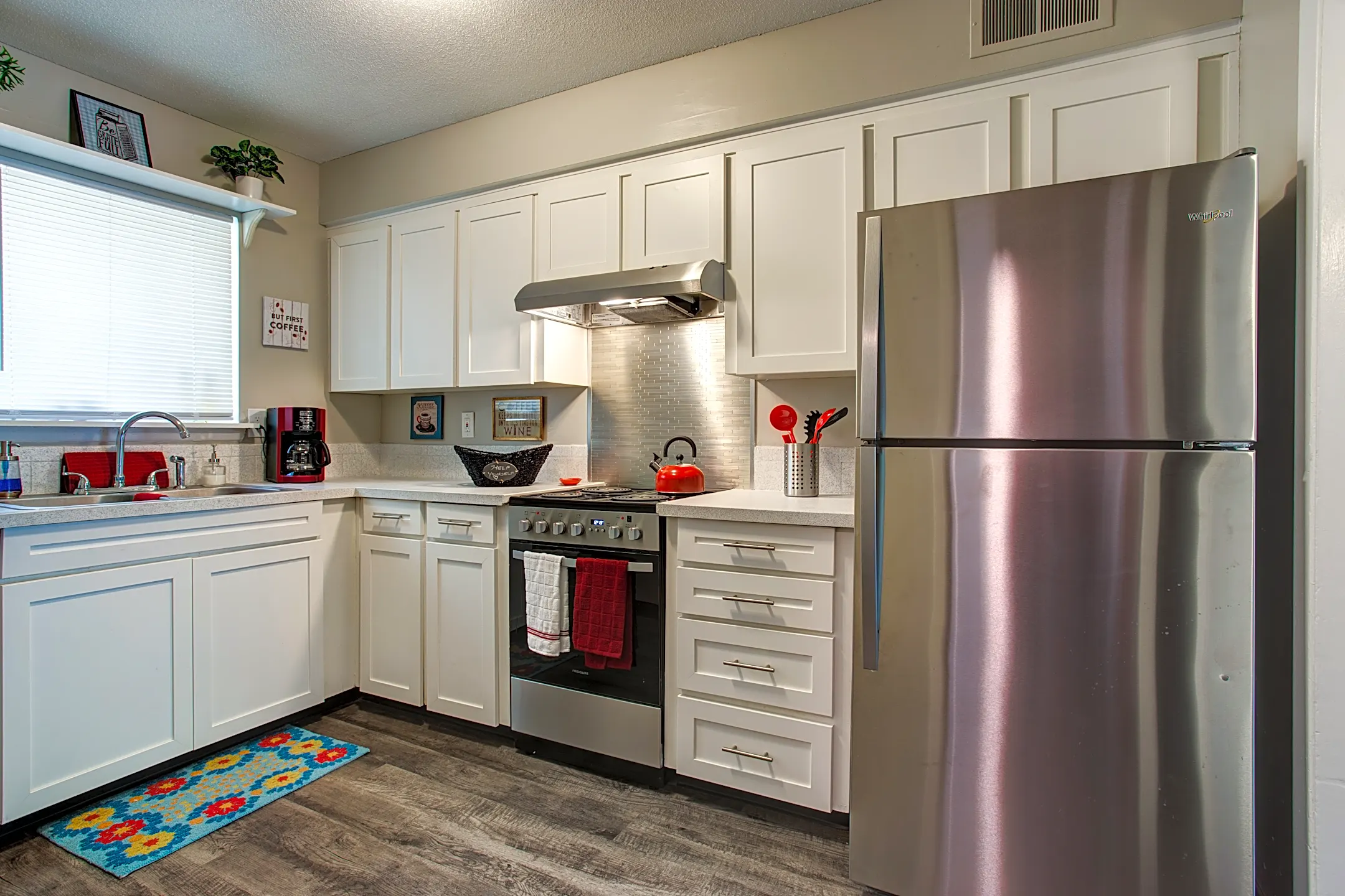 Kitchen - Broadway Ridge and Stoneside - Gladstone, MO