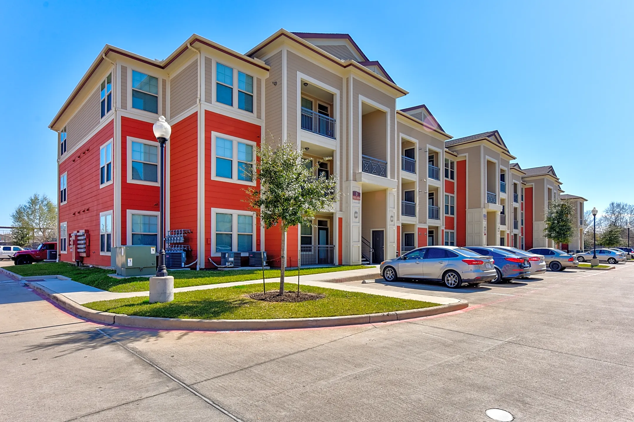 Building - Smart Living at Garden Oaks - Houston, TX