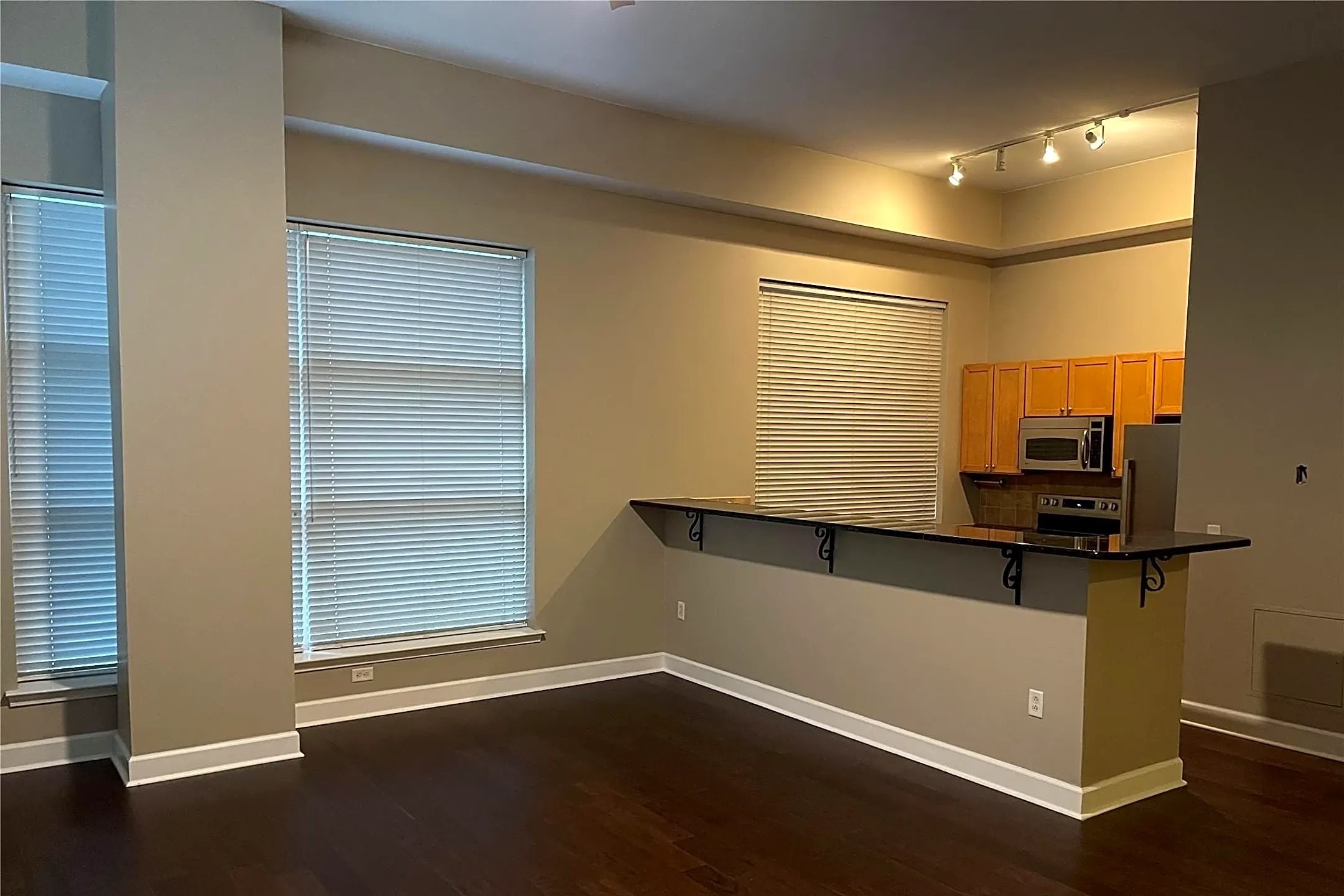Dining Room - 1315 East Blvd #204 - Charlotte, NC