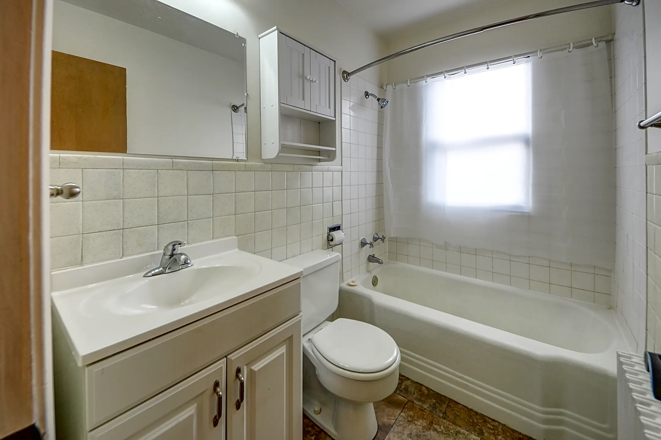 Bathroom - Carousel Flats - Saint Paul, MN