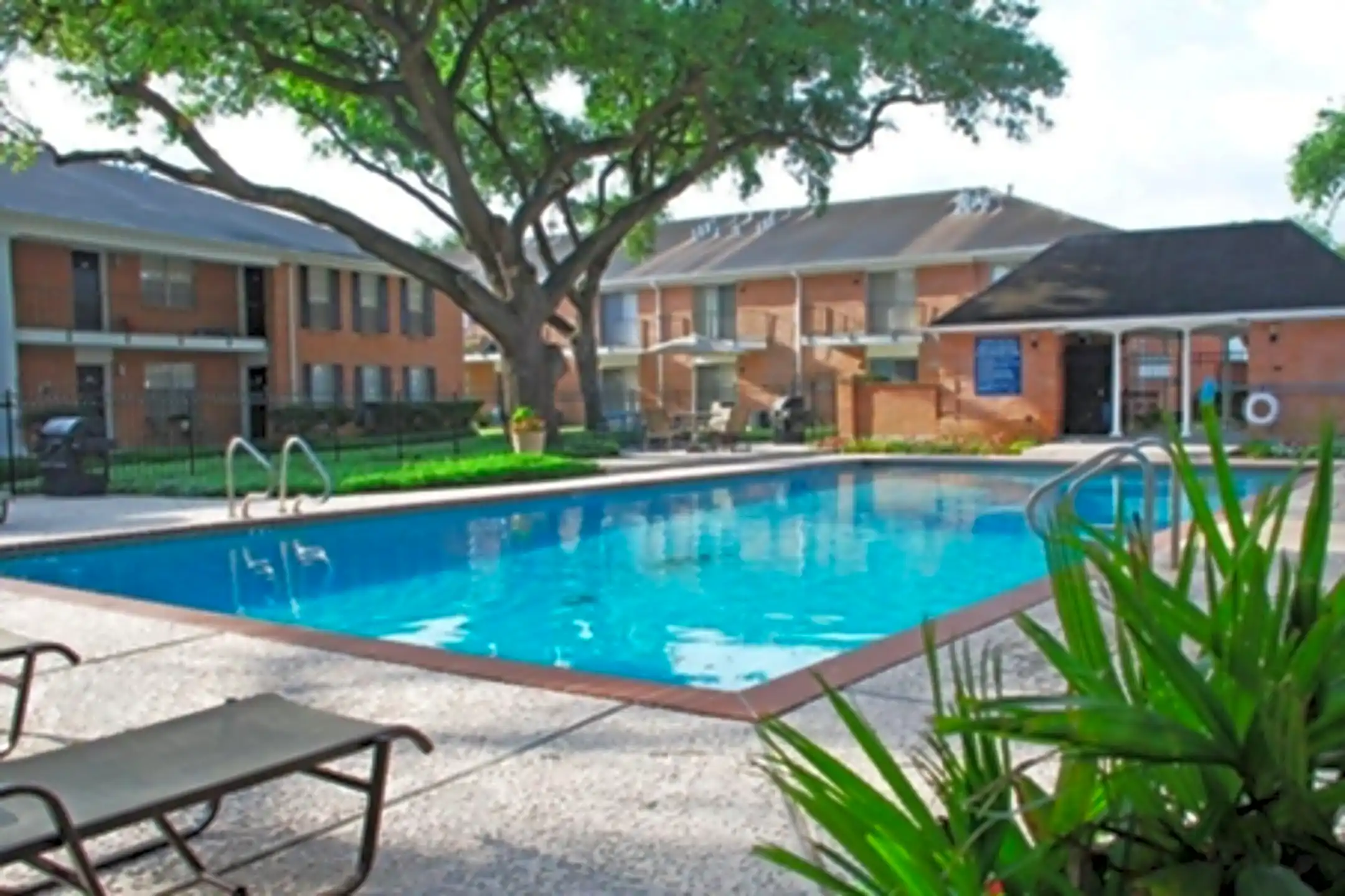 Bellawood Apartment Homes 6801 Veterans Boulevard Metairie, LA