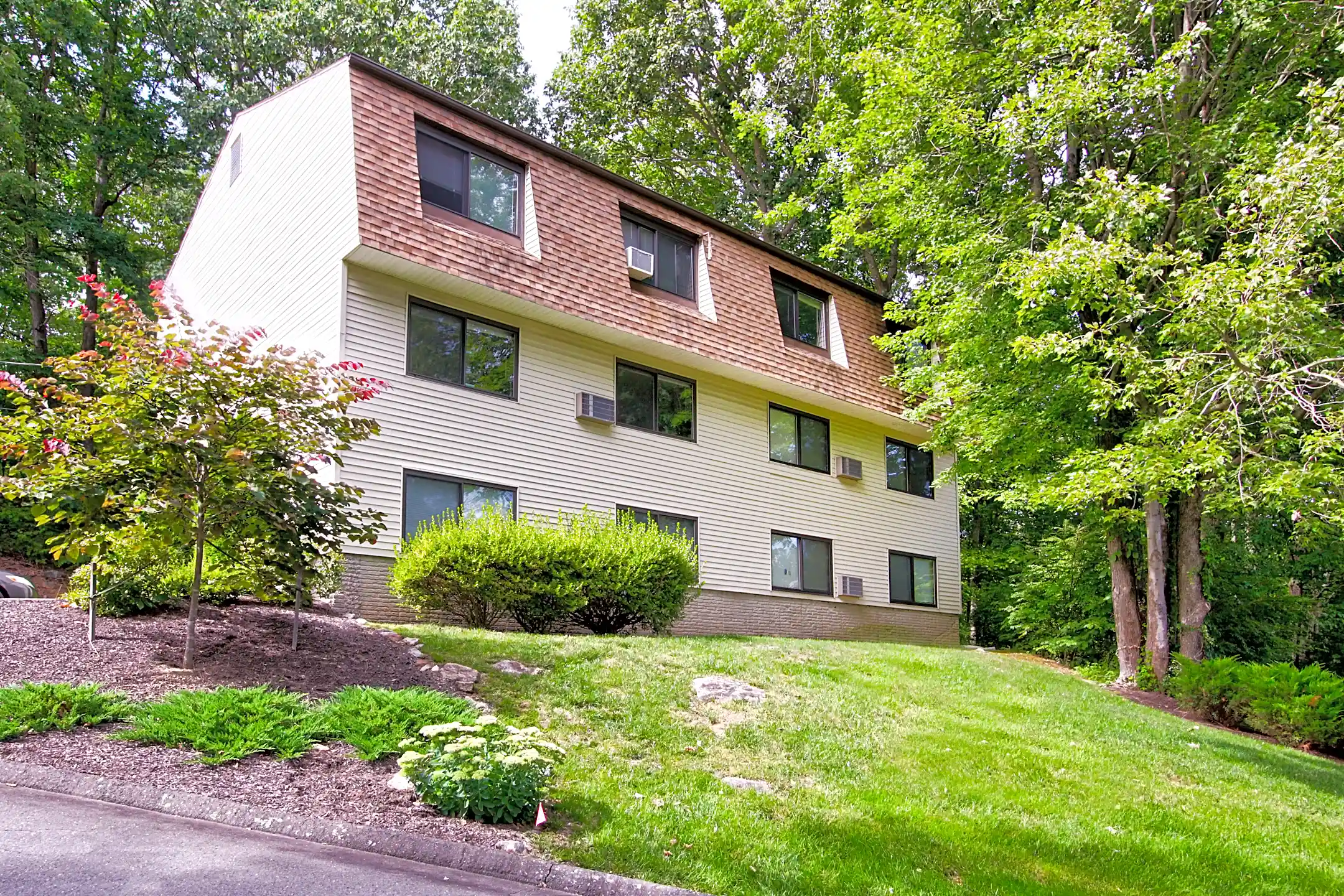 Ramblewood Apartments Naugatuck, CT 06770