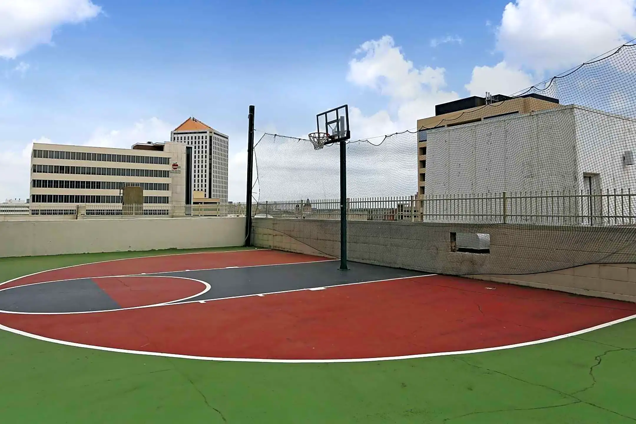Basketball Court - 250 Douglas Place - Wichita, KS