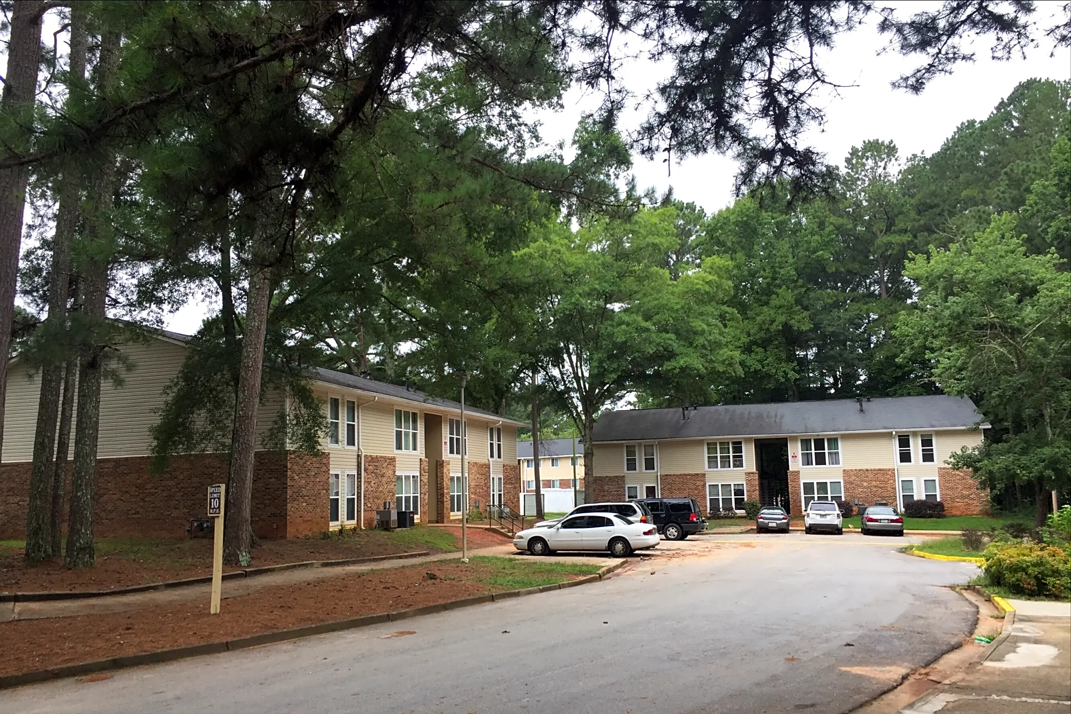 paradise-carrollton-apartments-1212-stewart-street-carrollton-ga