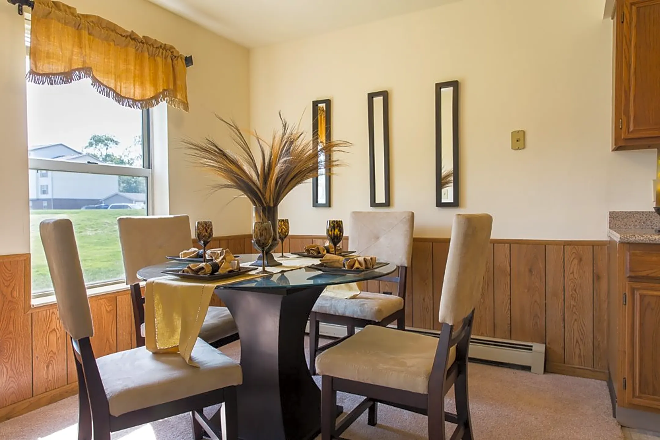 Dining Room - Woodfield Apartments - Grand Rapids, MI