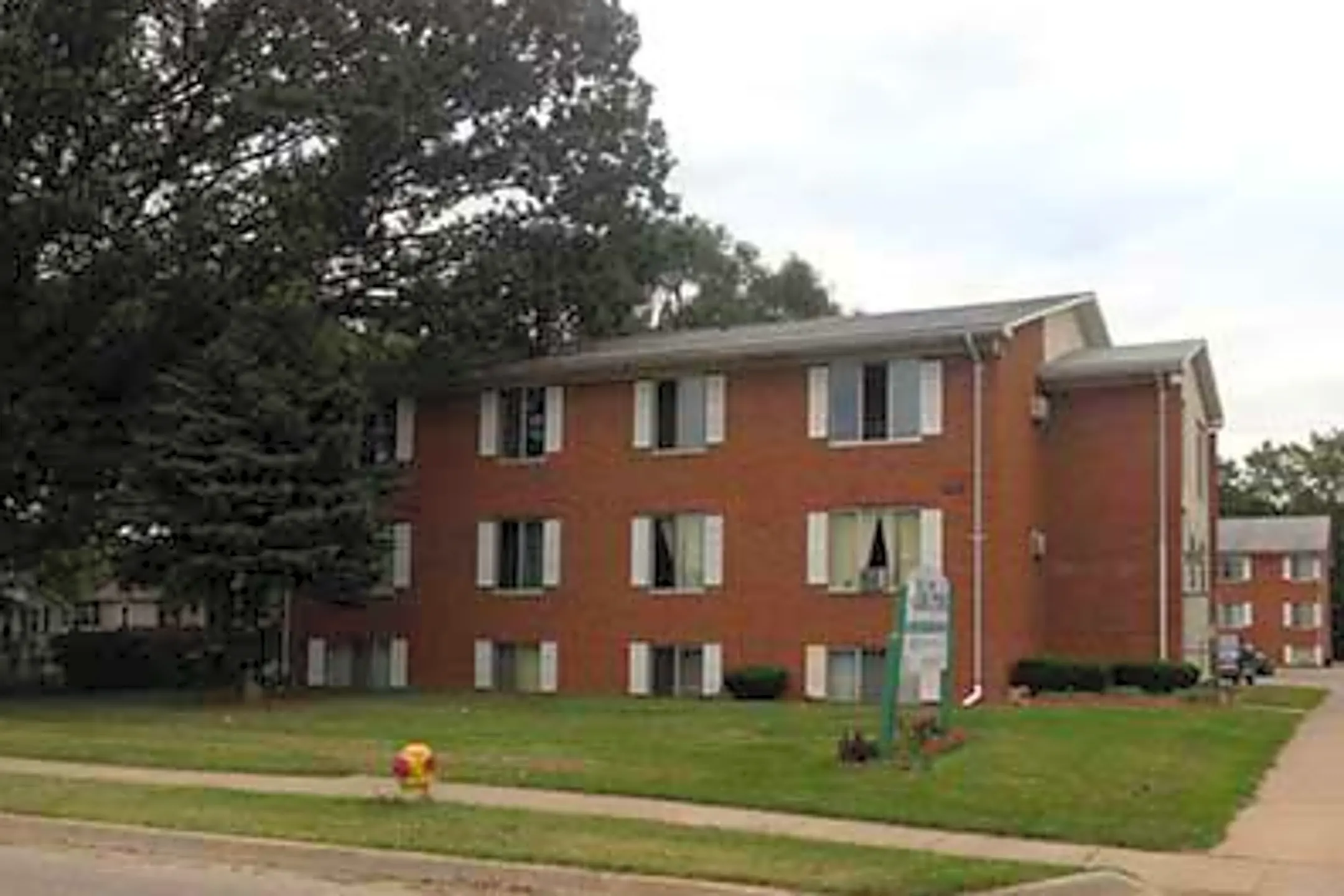 528 Pine St Apartments Clio, MI 48420