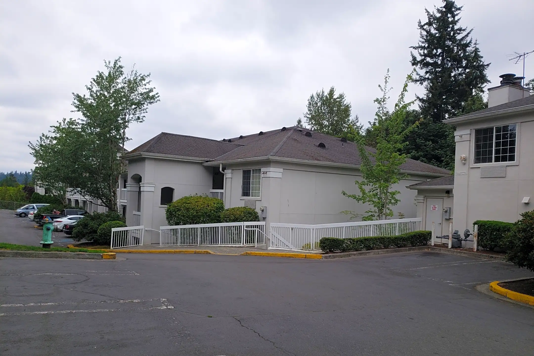 Studio 6 Extended Stay Apartments - Mountlake Terrace, WA 98043