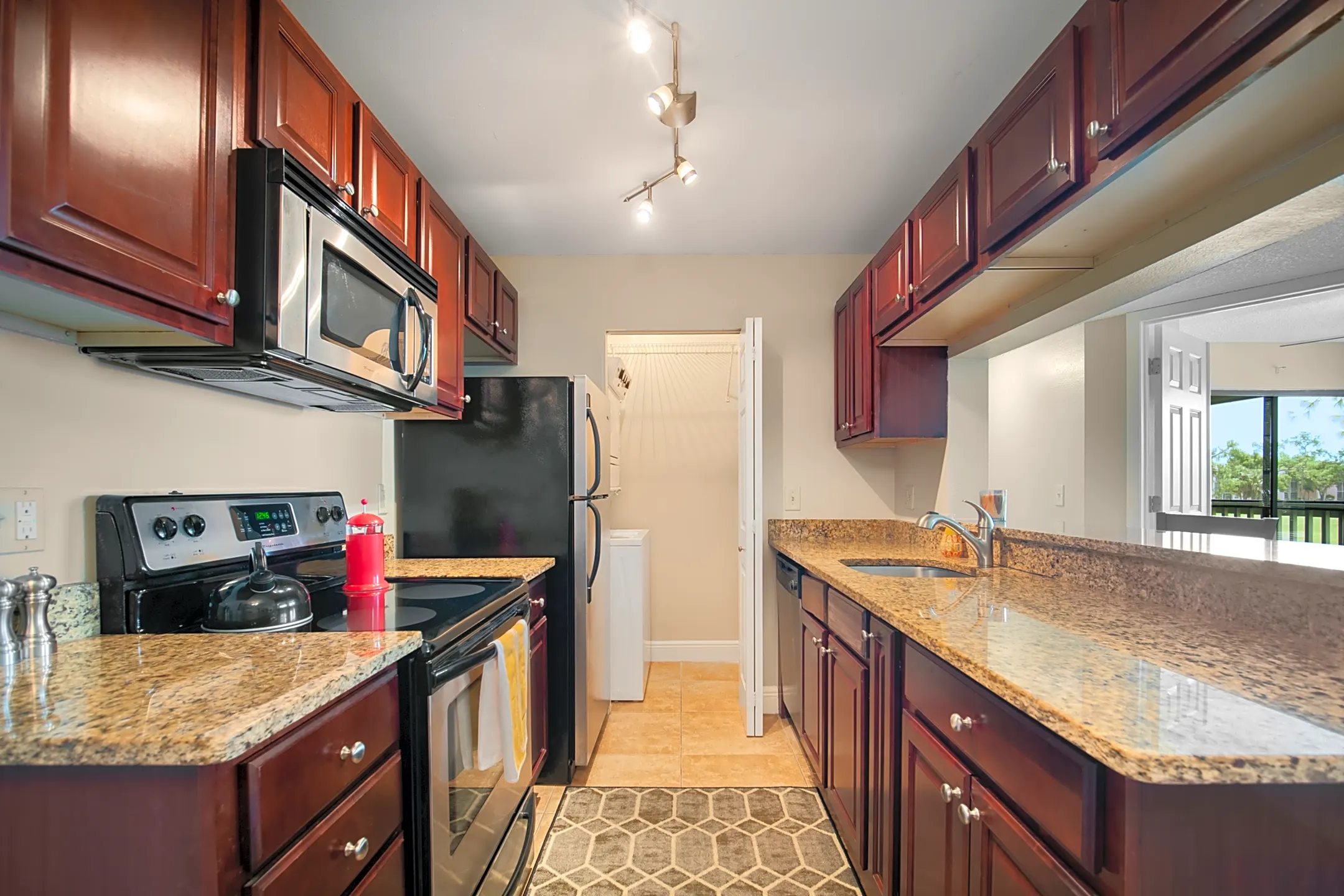 Belvedere at Quail Run 260 Quail Forest Blvd Naples, FL Apartments