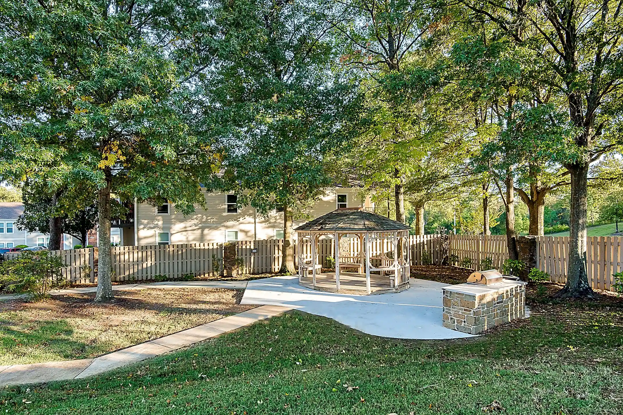 Farmington Gates 2216 Brierbrook Rd Germantown, TN Apartments for