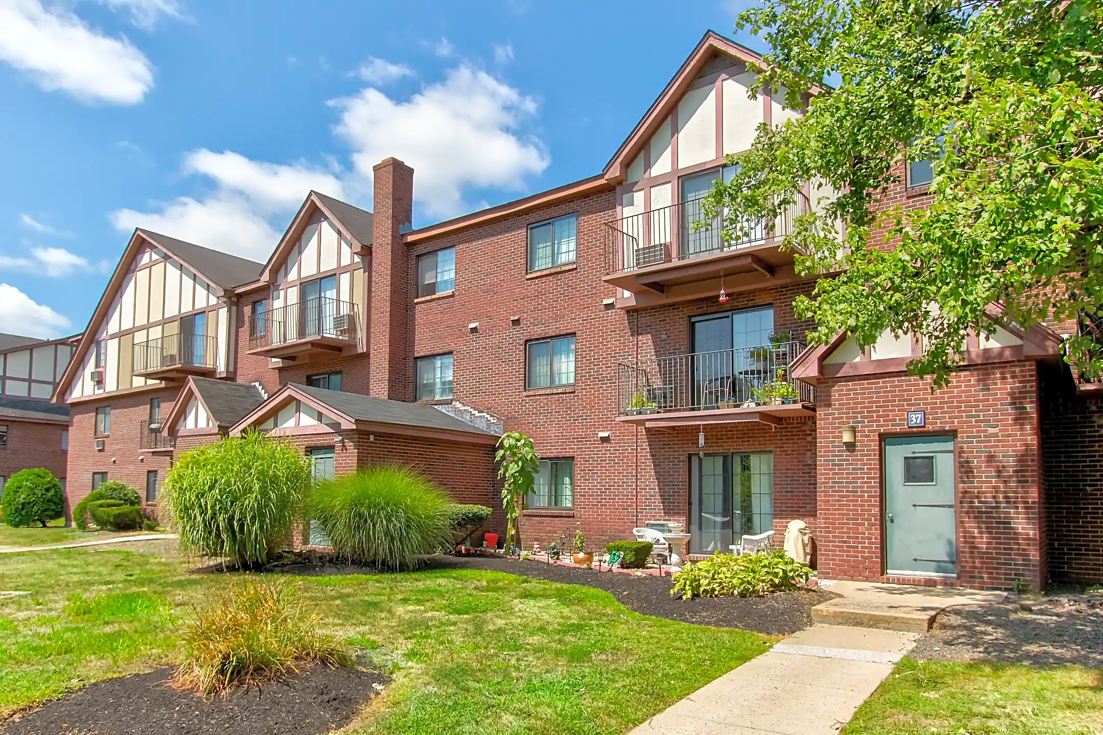 Rivers Edge Apartments 35 Sharon Rd Waterbury, CT Apartments for