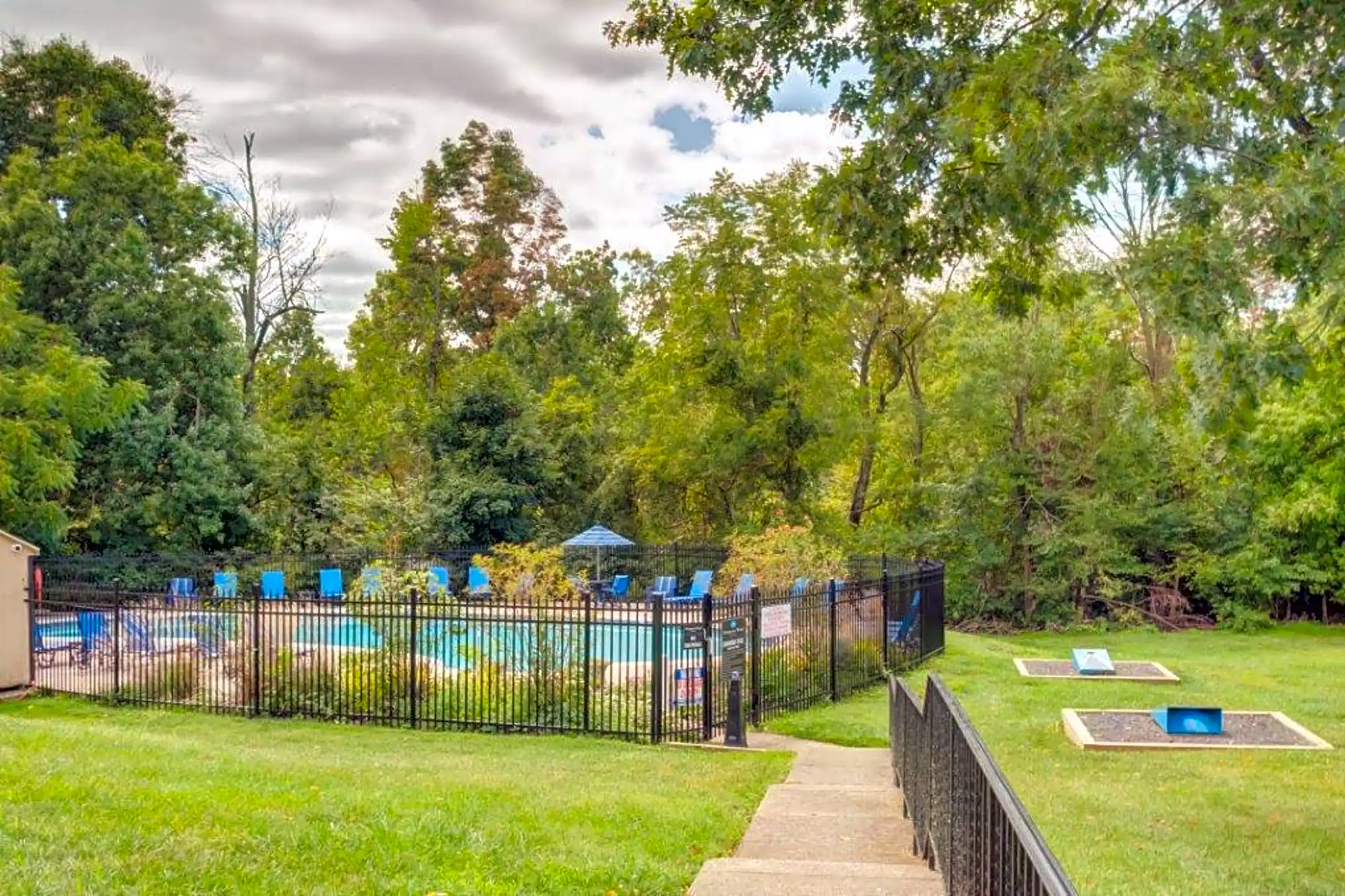 Montgomery Woods Townhomes 4 Montgomery Dr Harleysville, PA