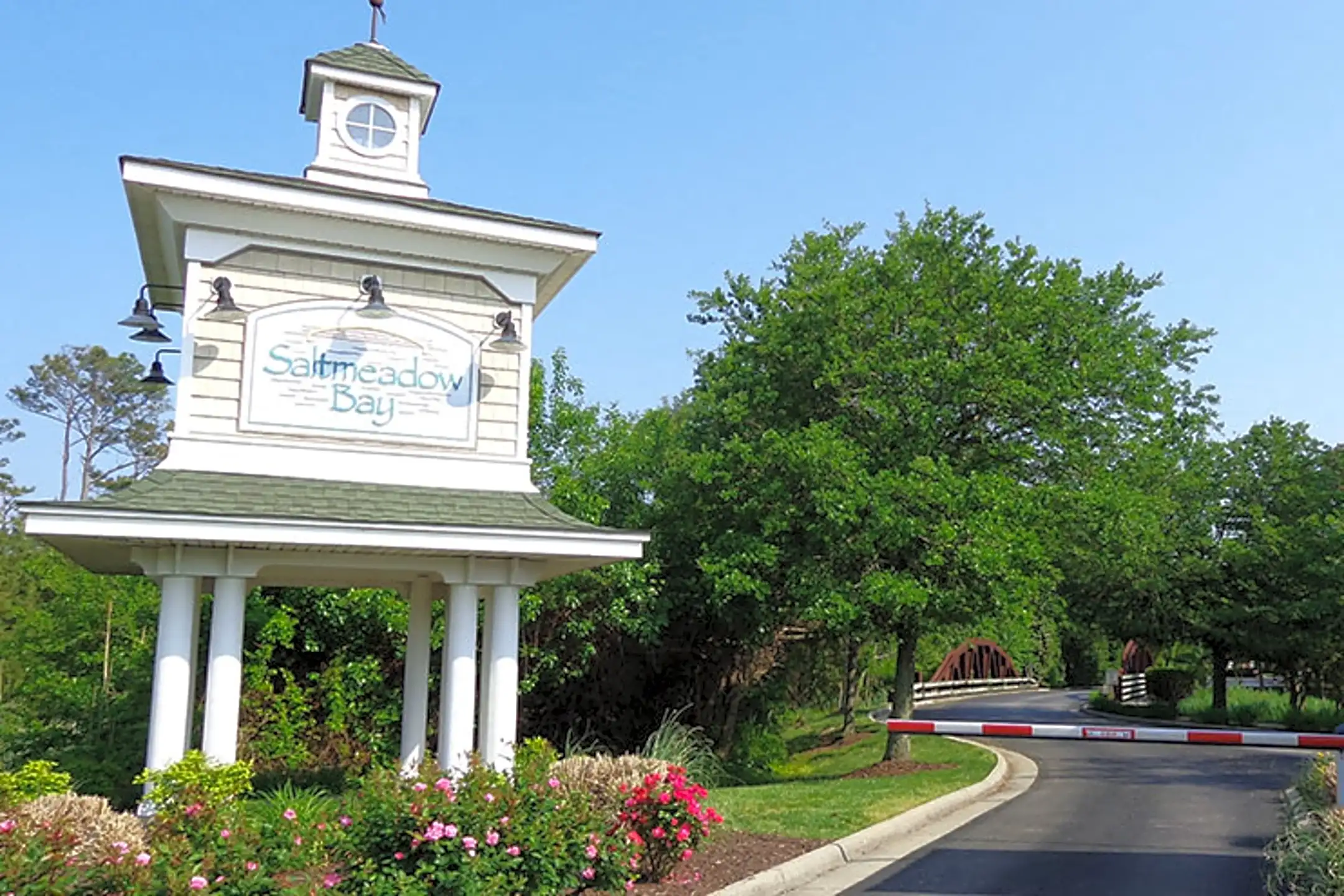 Saltmeadow Bay Apartments and Townhomes Virginia Beach, VA 23451