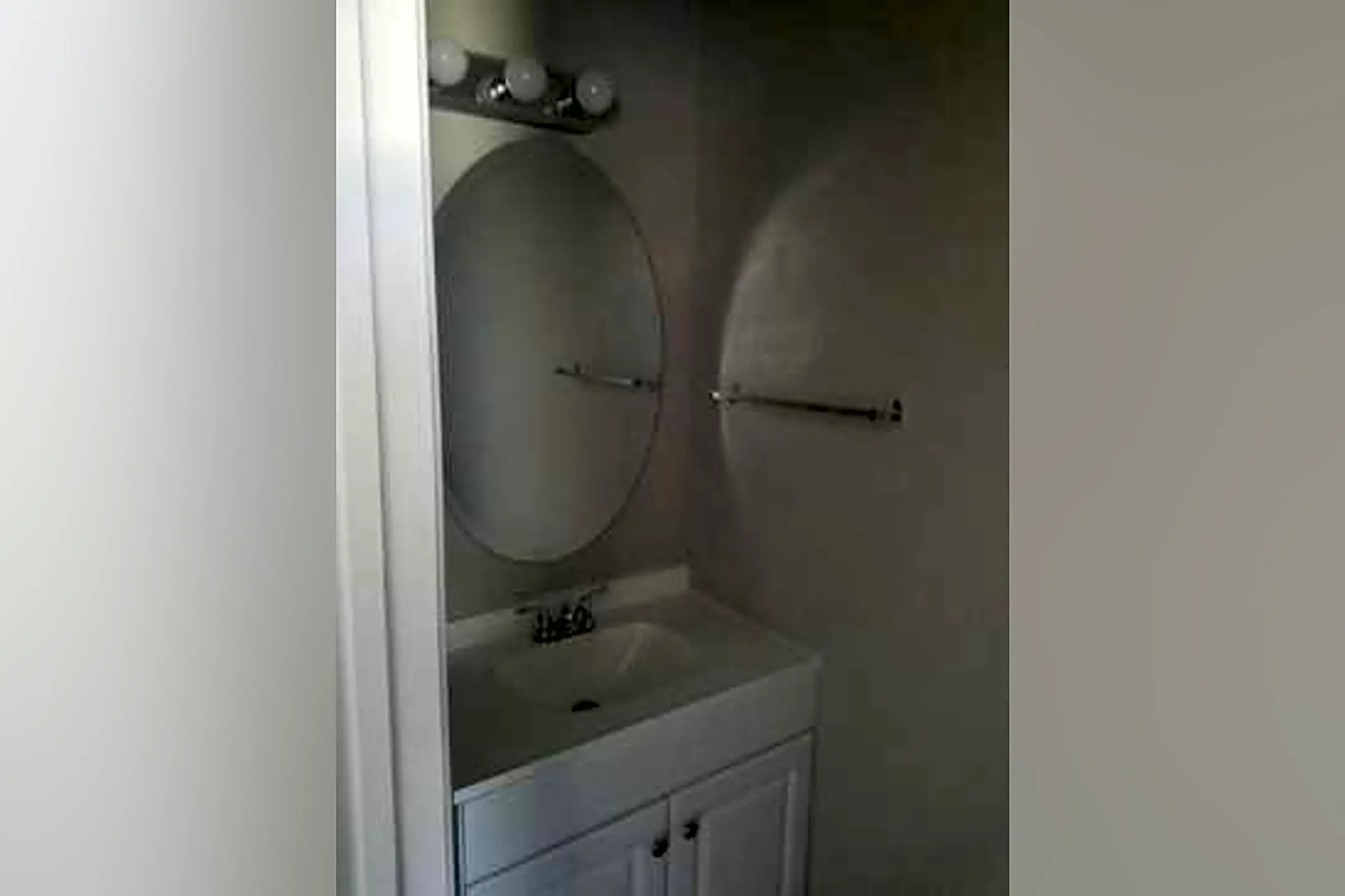 Bathroom - Stone Fort Apartments - Nacogdoches, TX