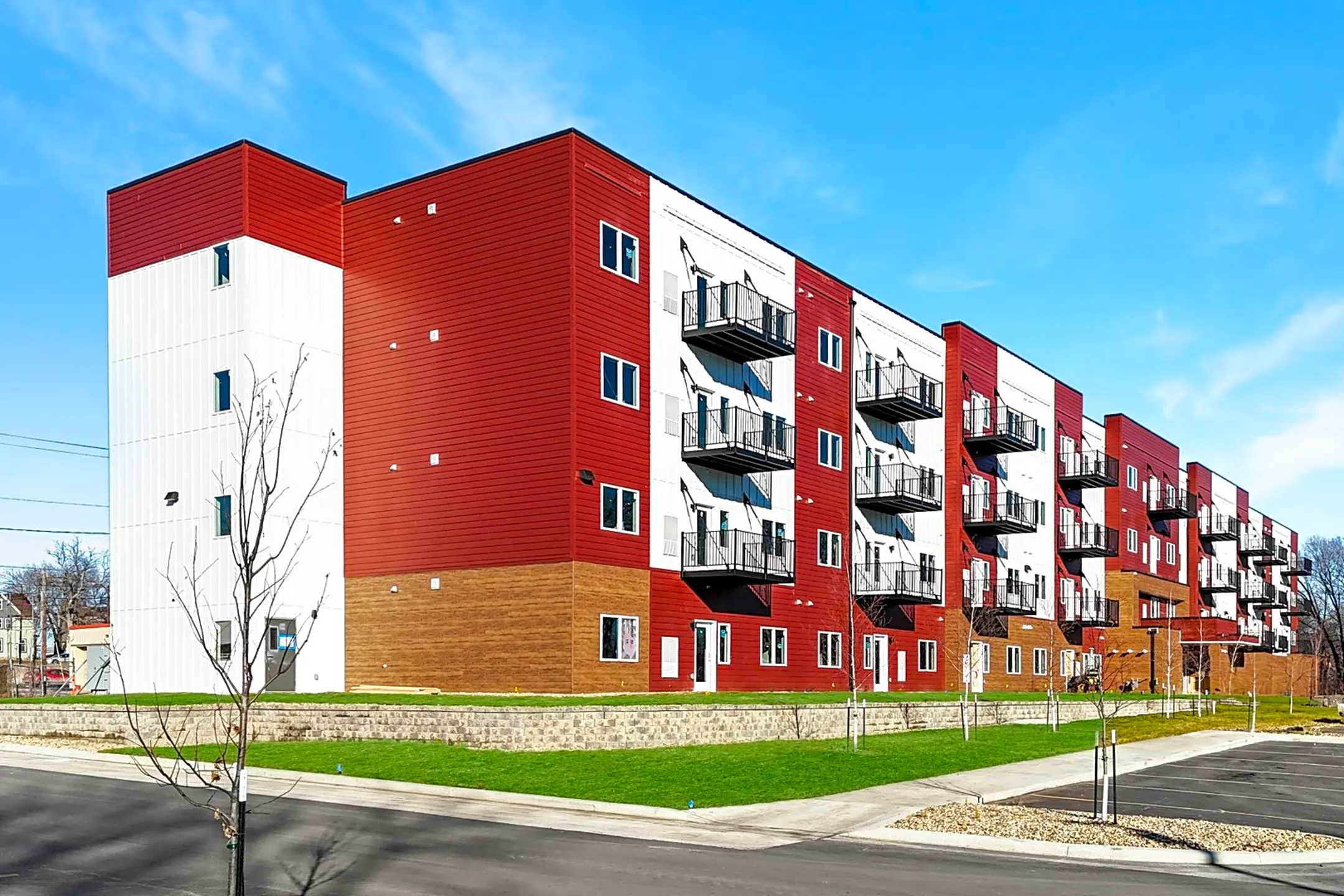 The River Apartments & Townhomes Apartments - Mason City, IA 50401