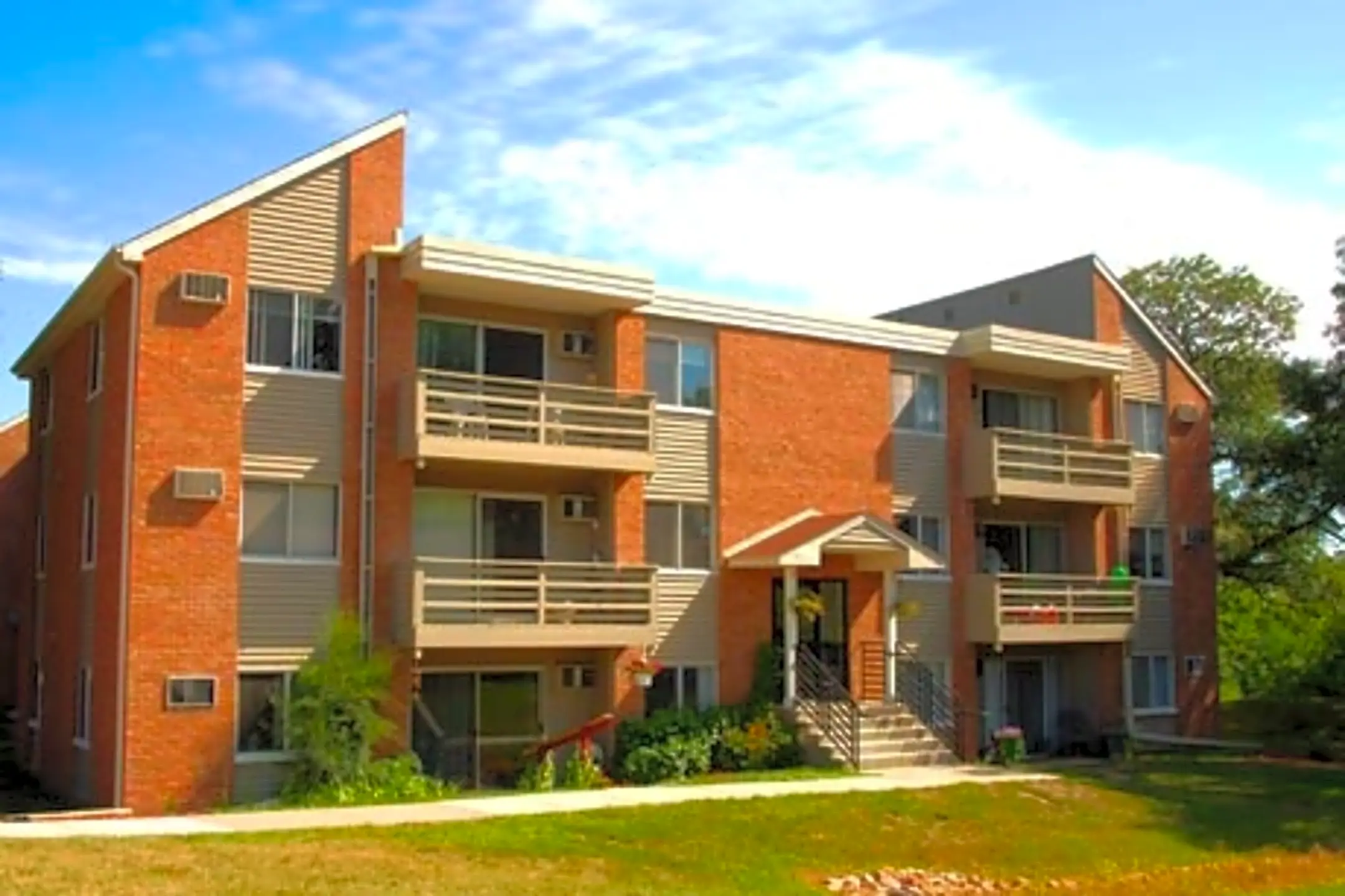 Lake Grace 1108 Village Rd Chaska, MN Apartments for Rent Rent.